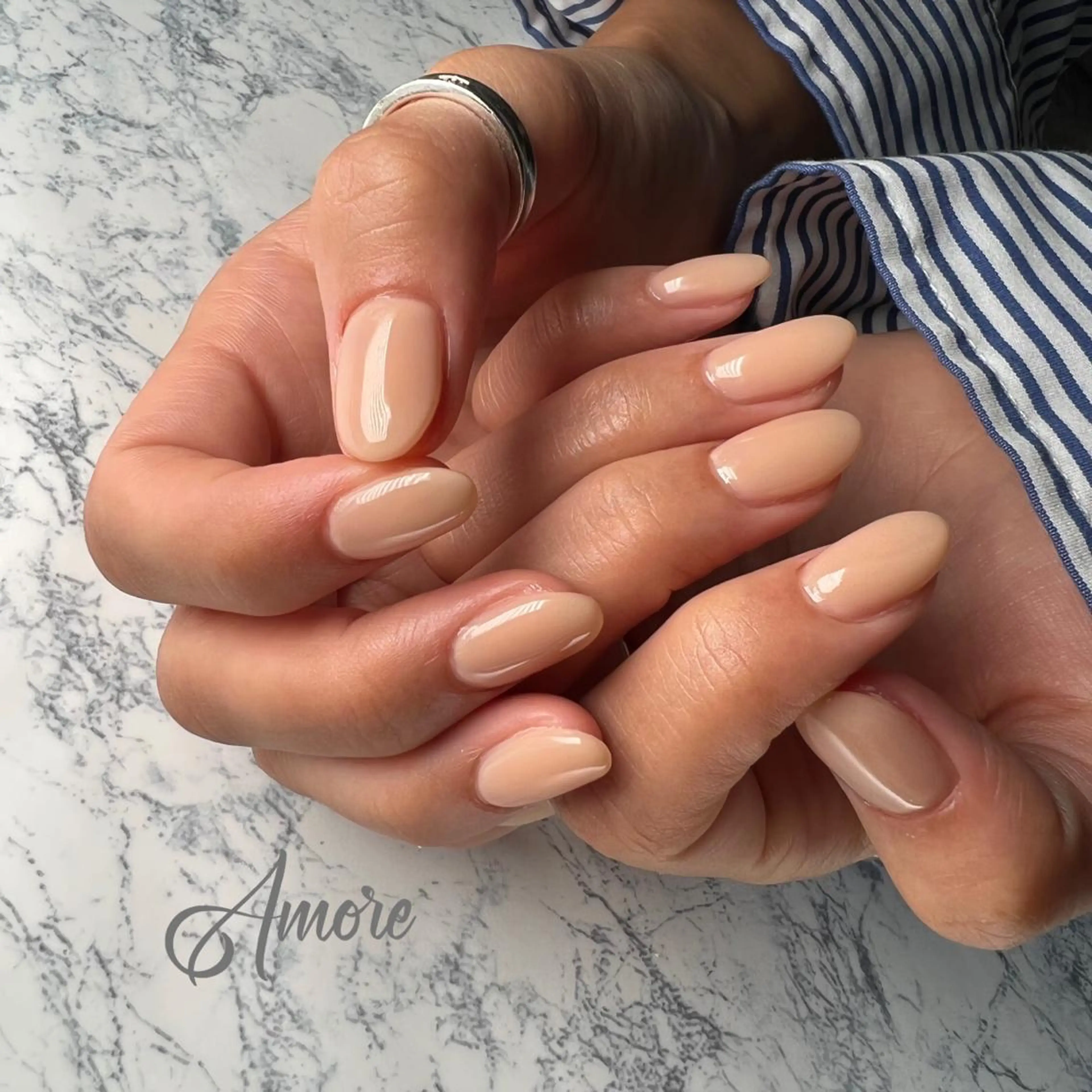 ネイル ジェルネイル 氷ネイル・うるうるネイル マグネットネイル ミラーネイル ニュアンスネイル ハンドネイル ハンドケア You kyehwaのネイルデザイン