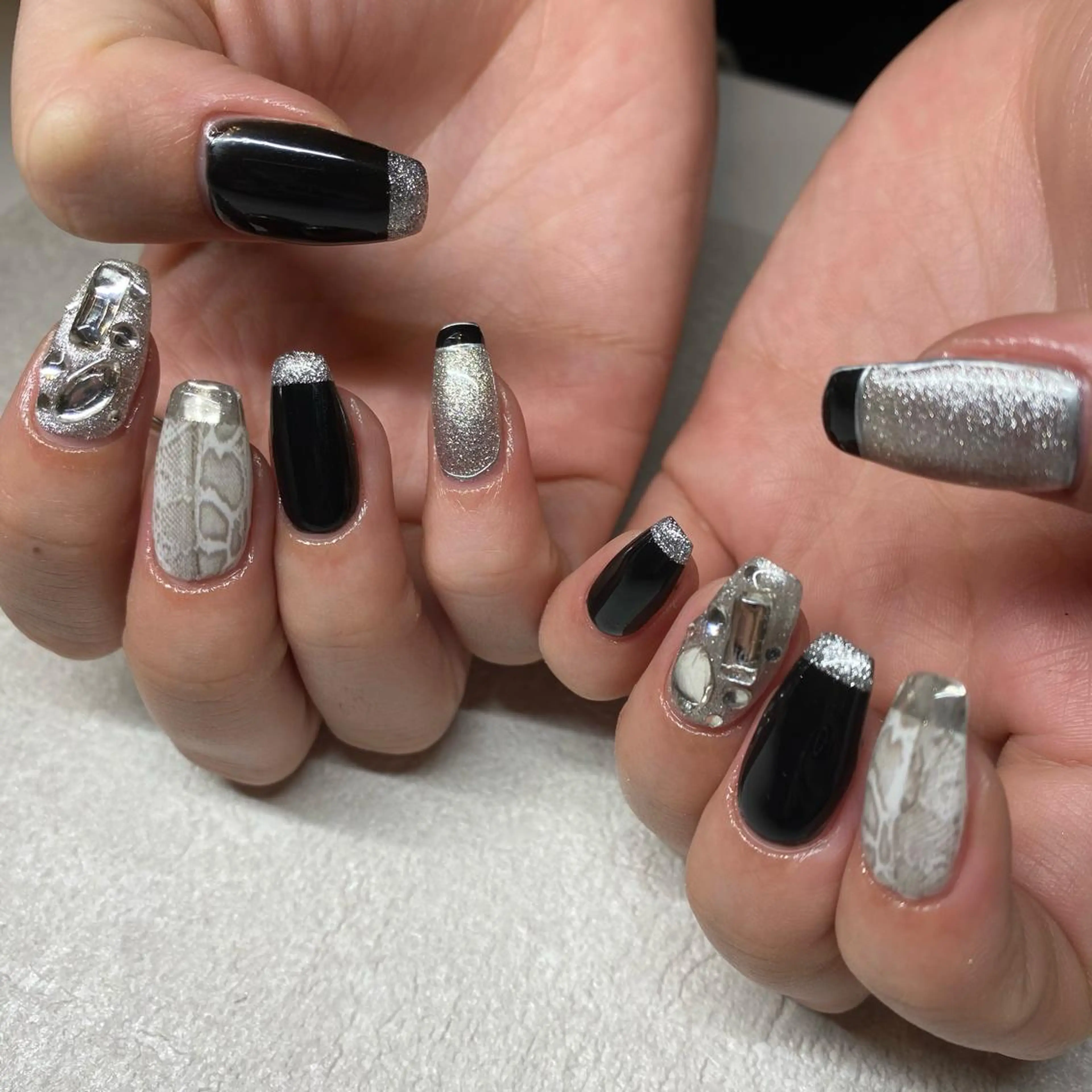 ネイル ハンドネイル NORA nail UMEDAのネイルデザイン