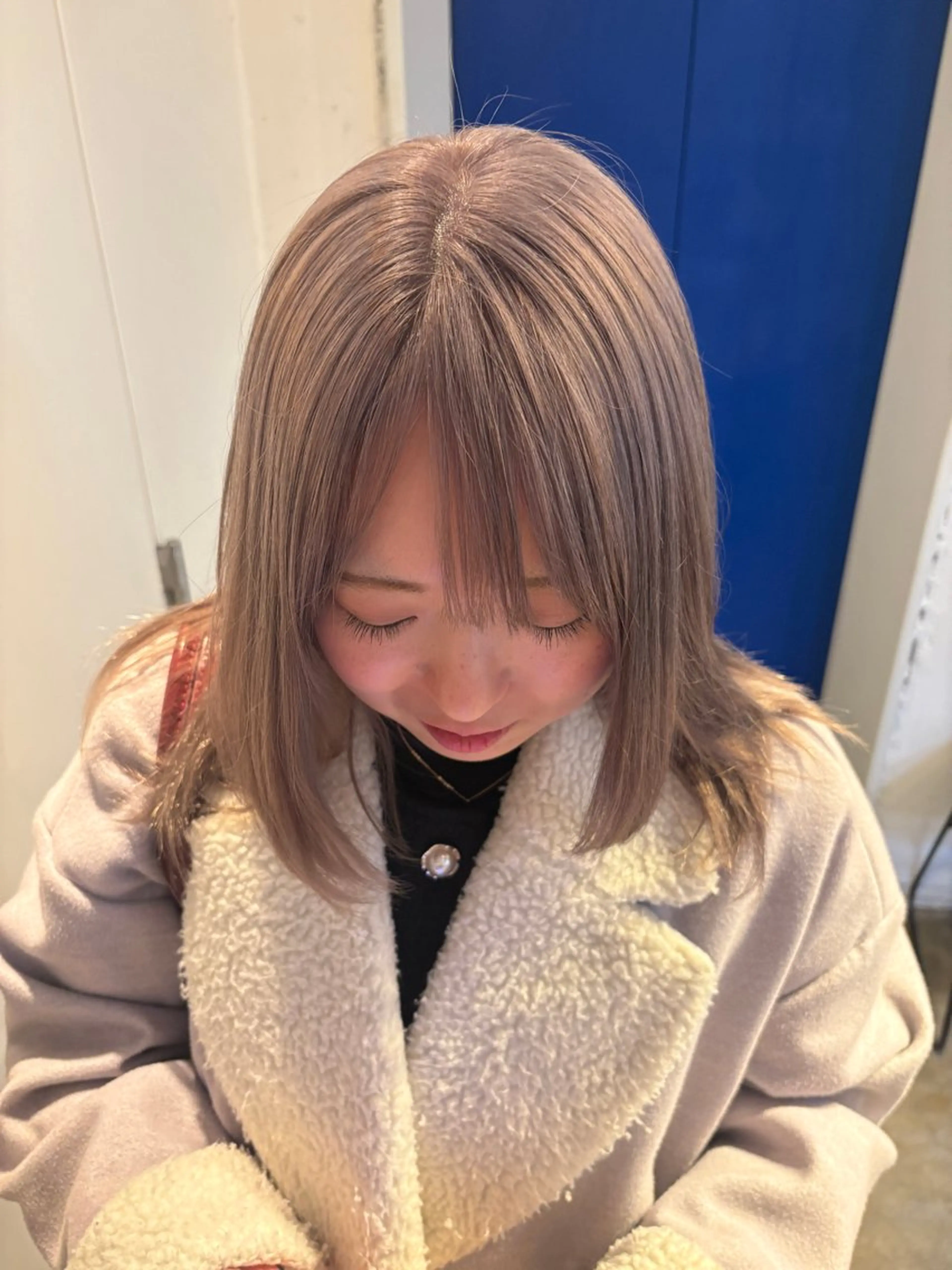 ミディアム カラー ヘアカラー トリートメント RIN／韓国ヘア レイヤーカットのヘアスタイル