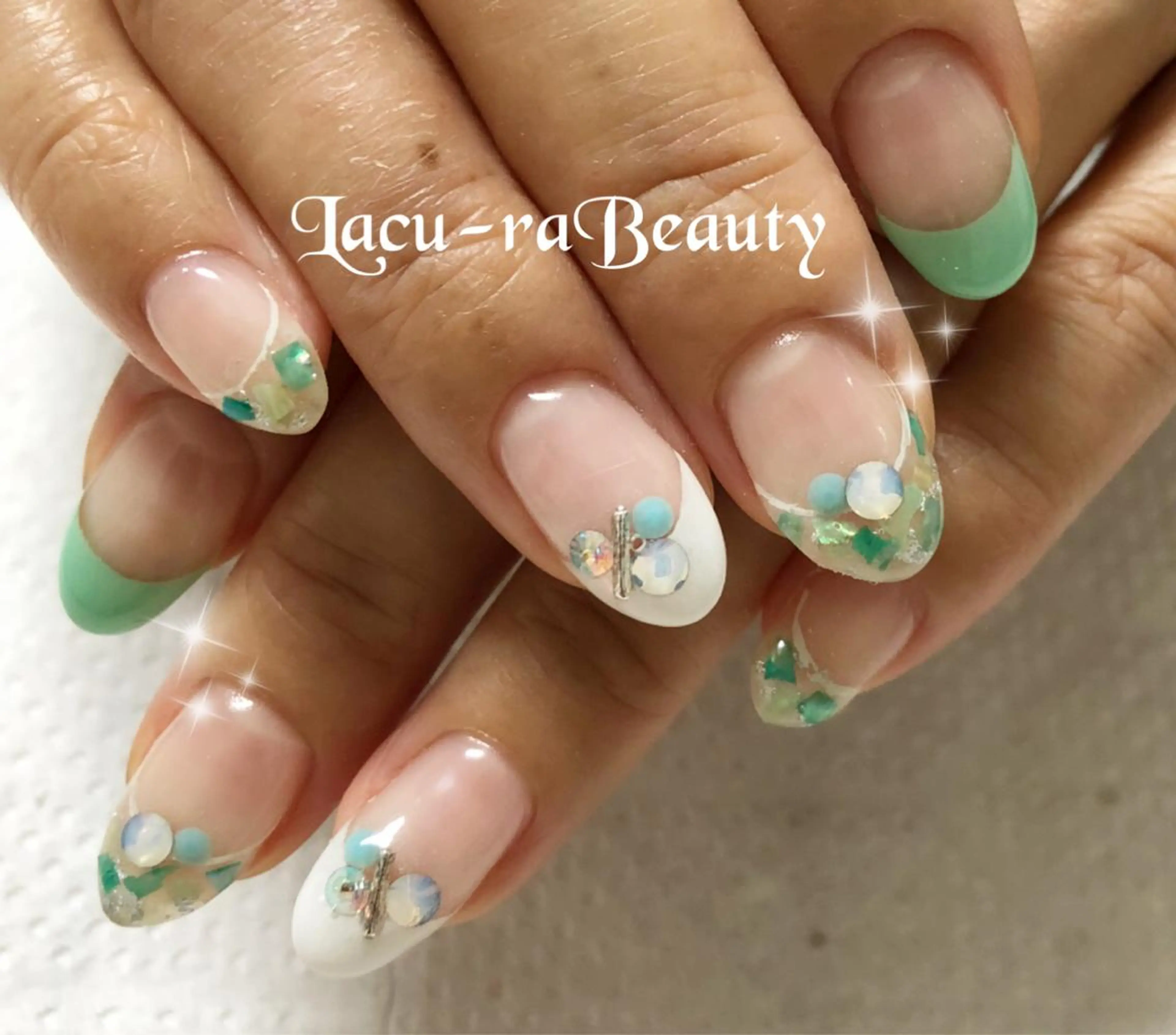 ネイル 小顔と腸の専門店 ラクーラビューティのエステ・リラクイメージ