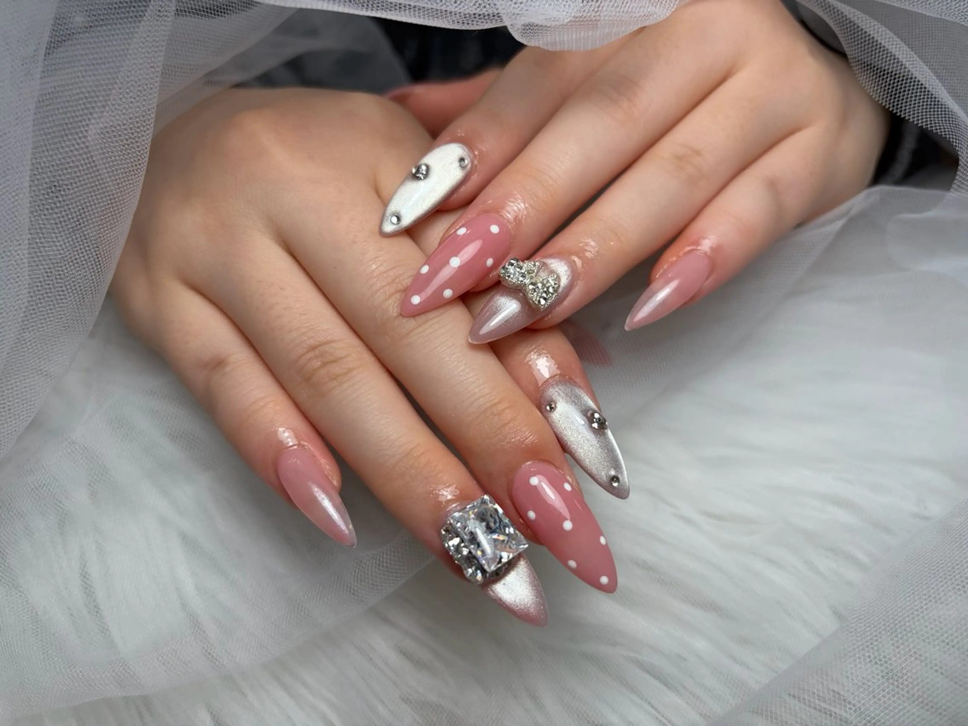 ネイル アートネイル 長さ出し ジェルネイル 韓国ネイル マグネットネイル ハンドネイル Cloudy Chan Nailのネイルデザイン