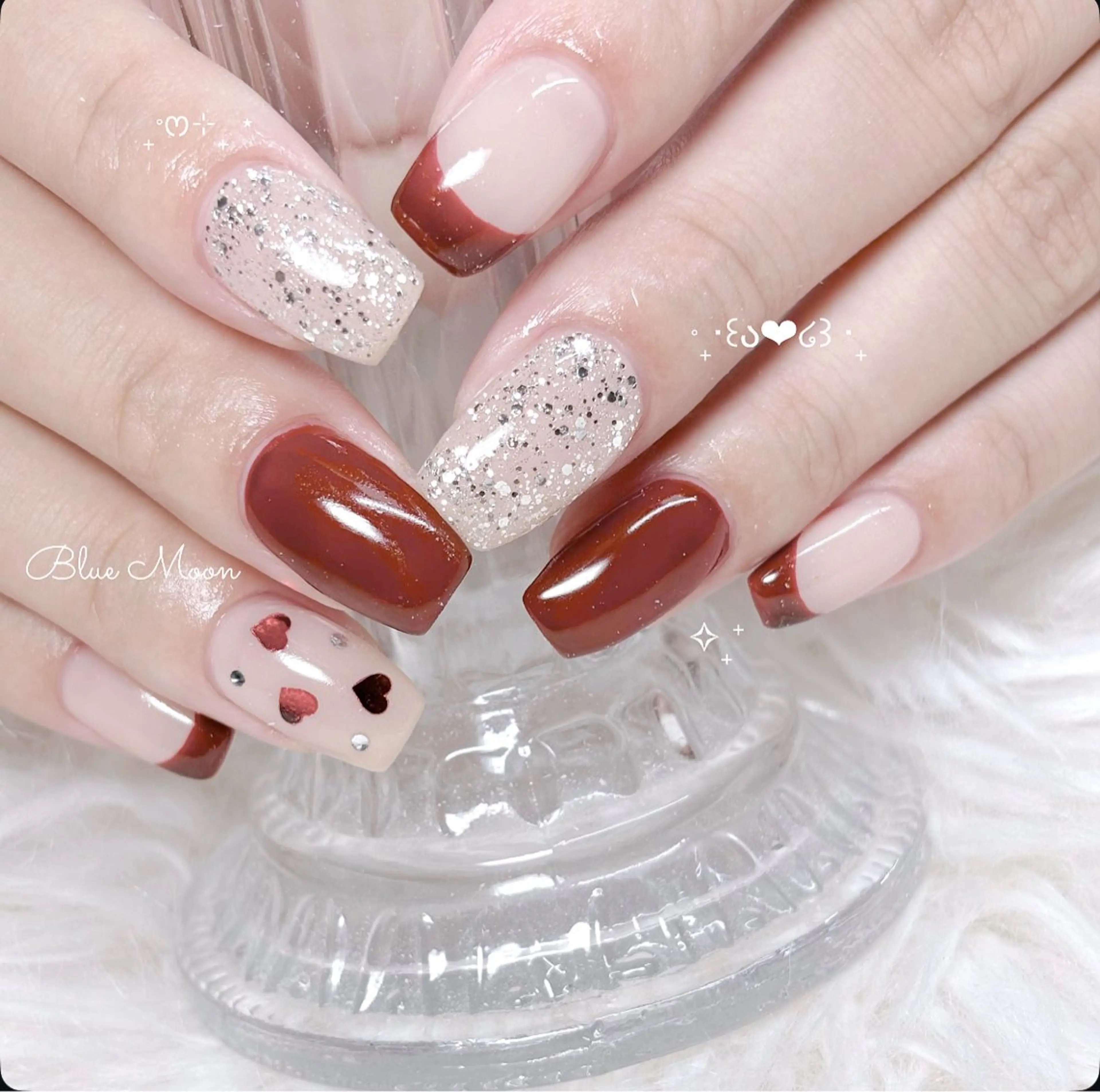 ネイル フレンチネイル ホログラムネイル ストーンネイル ハンドネイル フットネイル ハンドケア nail salon Blue Moonのネイルデザイン