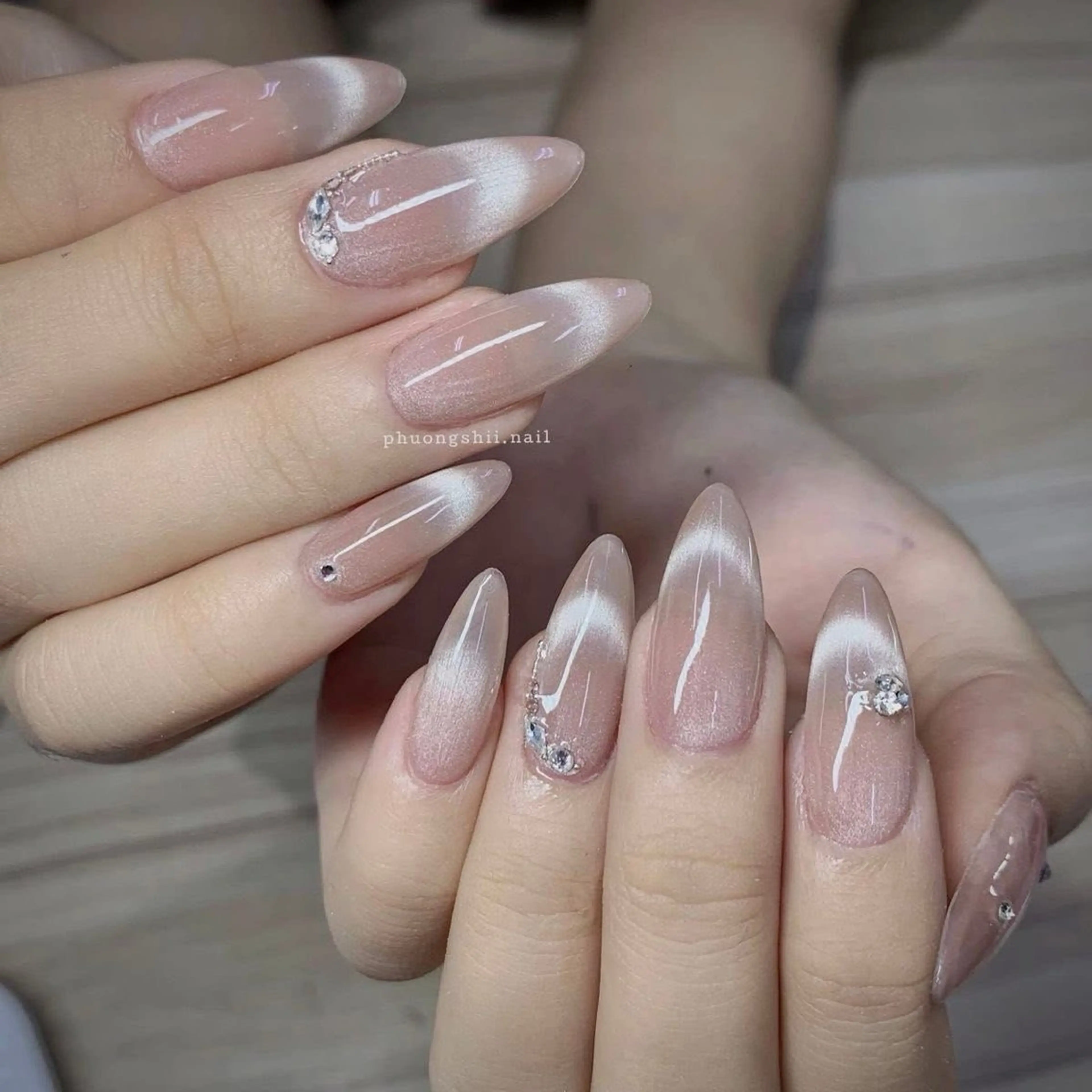 ネイル オーロラネイル チークネイル フットネイル フレンチネイル 韓国ネイル ハンドネイル Lumi Nailのネイルデザイン