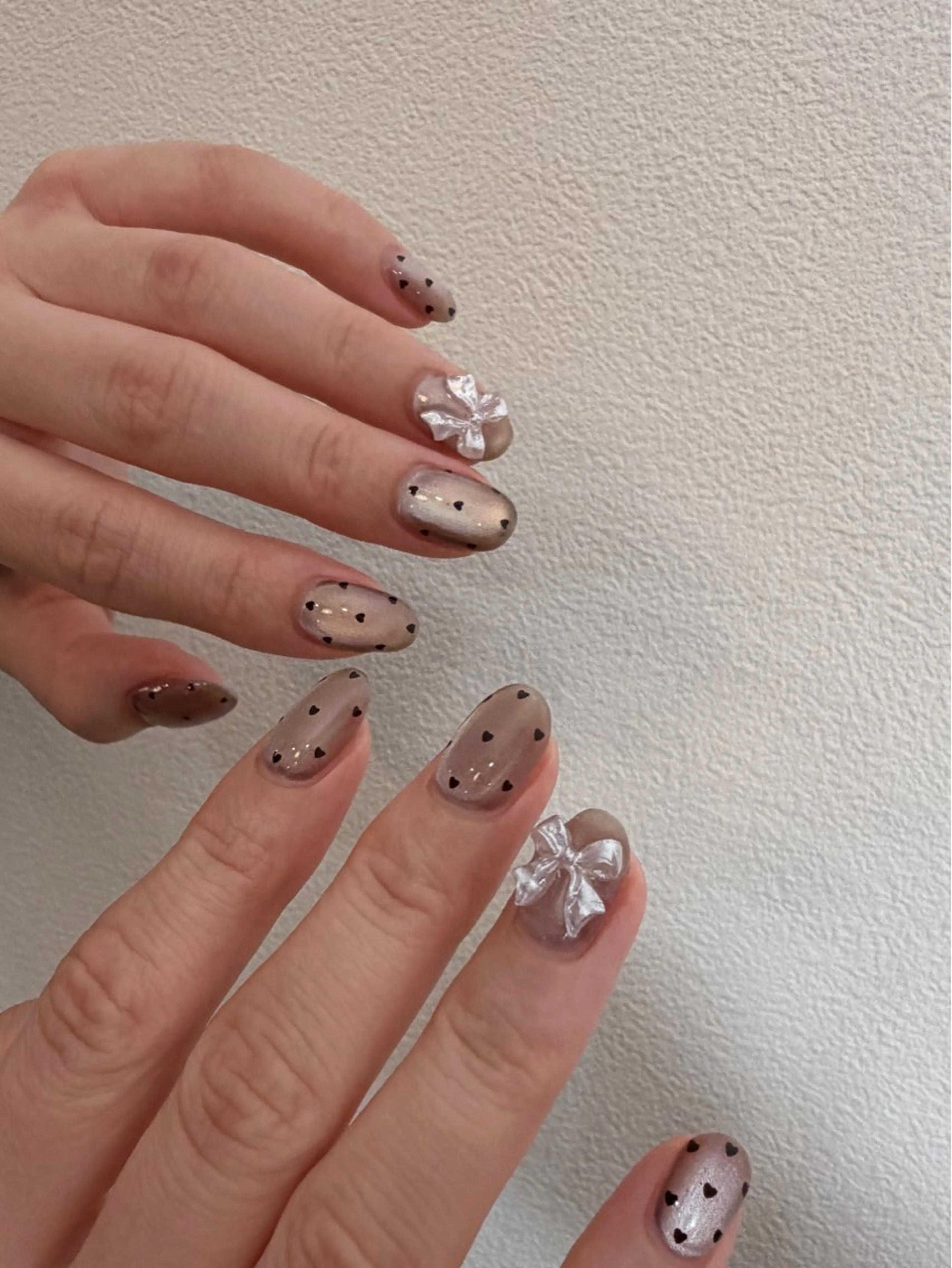 ネイル ハンドネイル anyora nail salon所属・大人ワンホン キラキラ／Ayanoのネイルデザイン