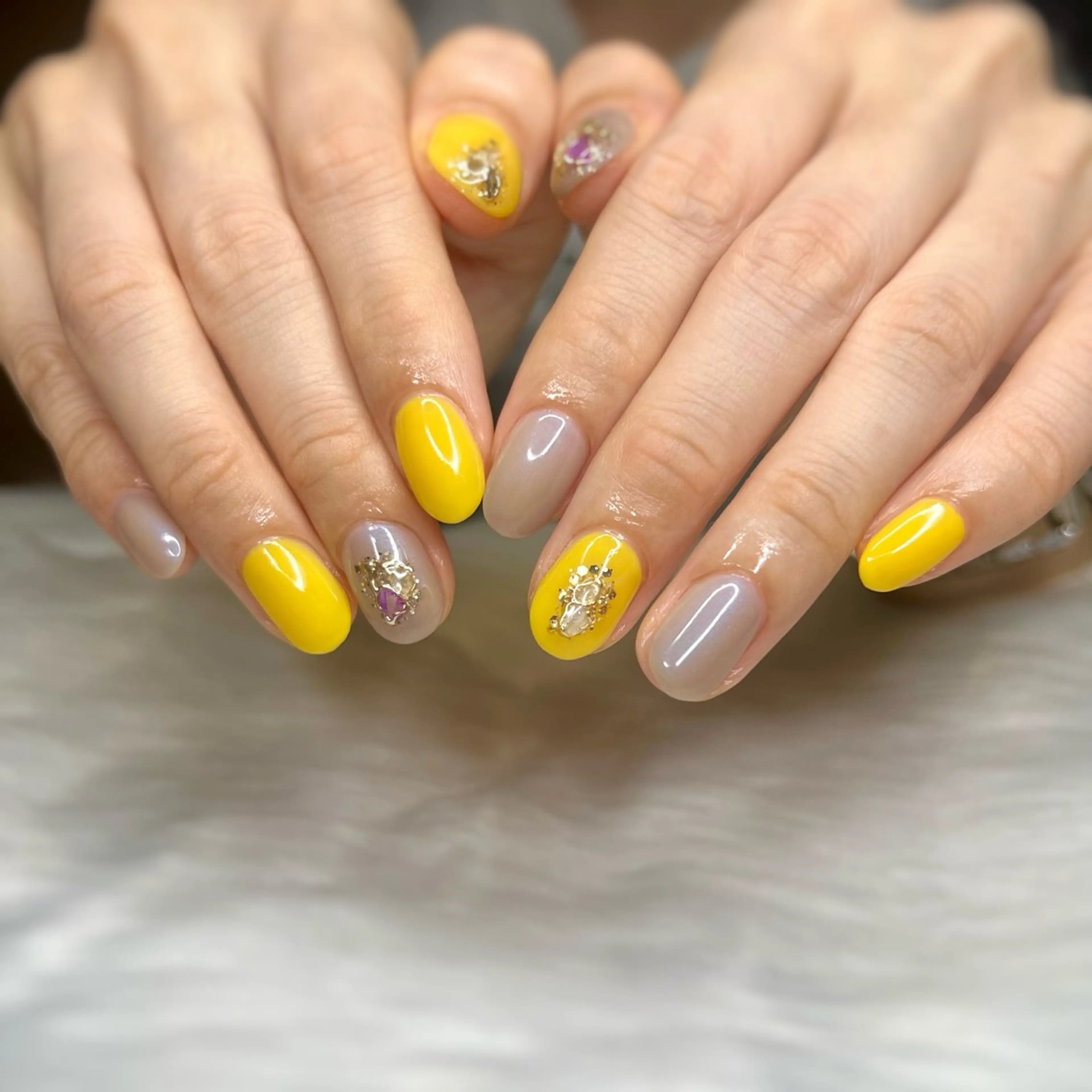 ネイル ハンドネイル vary clue所属・nailist🌻 YUKARIのネイルデザイン