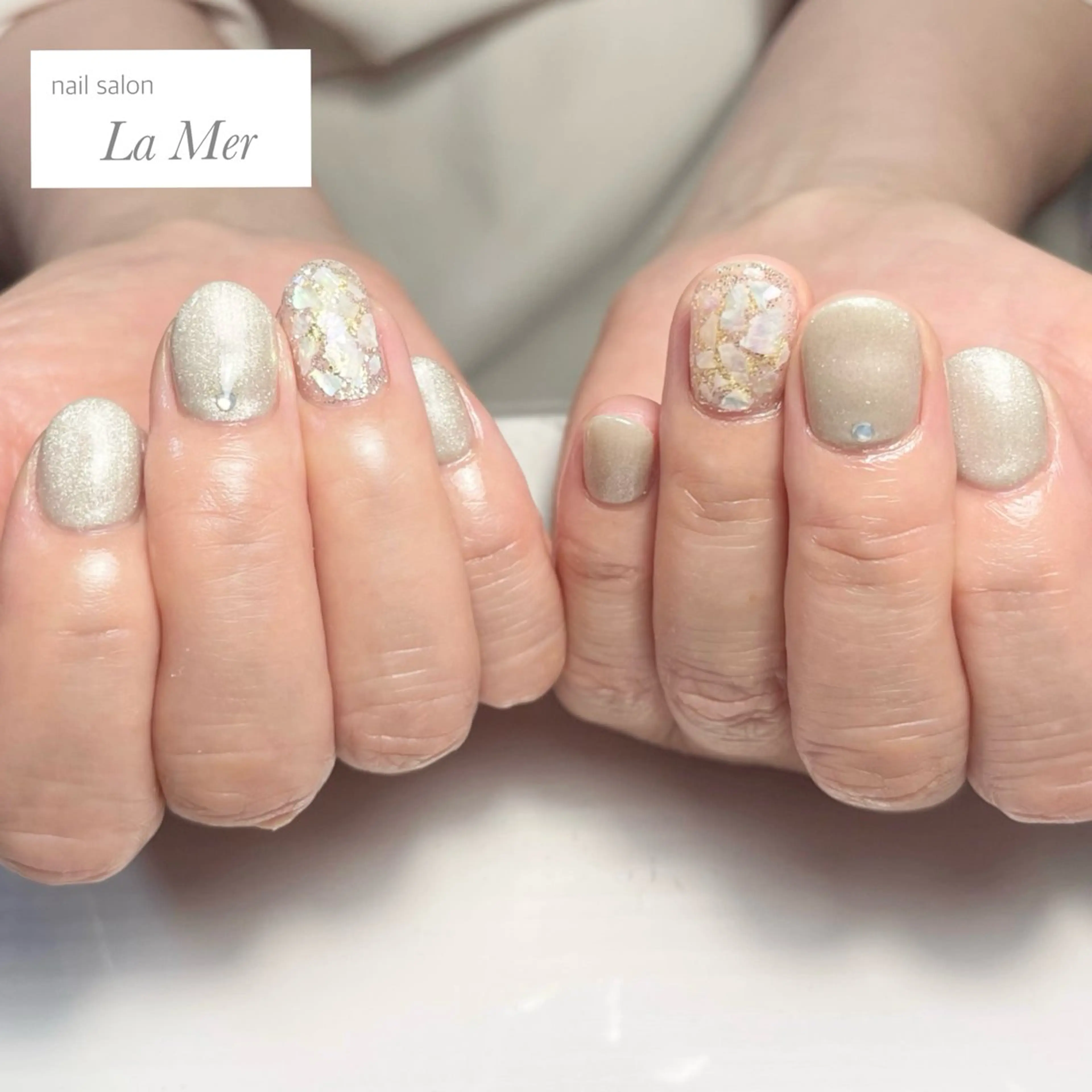 ネイル マグネットネイル オフィスネイル シンプルネイル ストーンネイル 夏ネイル ハンドネイル nailsalon La Merのネイルデザイン