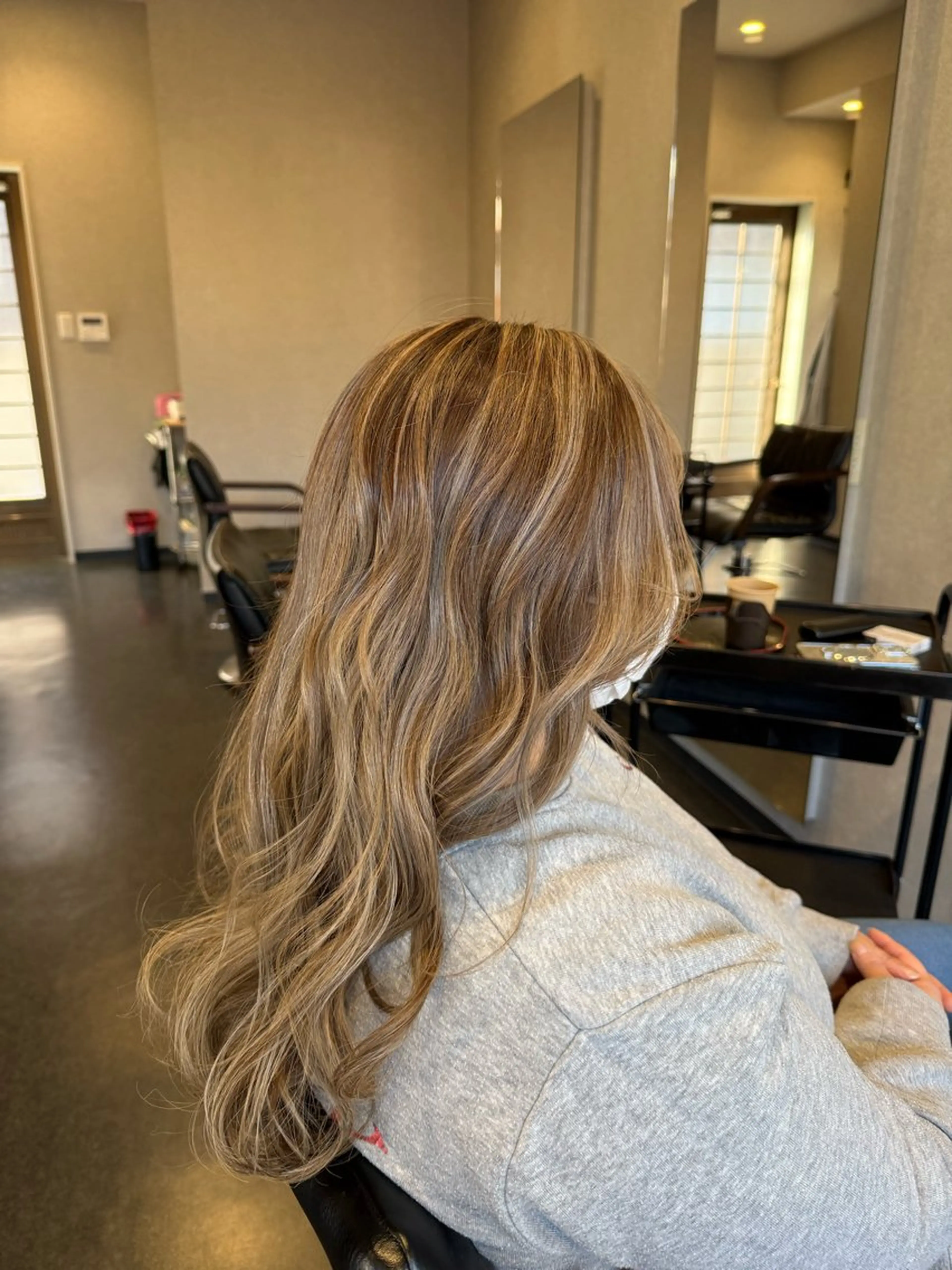 カラー ブリーチ 透明感カラー グレージュ ハイライトカラー ハイトーンカラー 髪質改善⚡️カラー 🍀武久 誠🍀のヘアスタイル