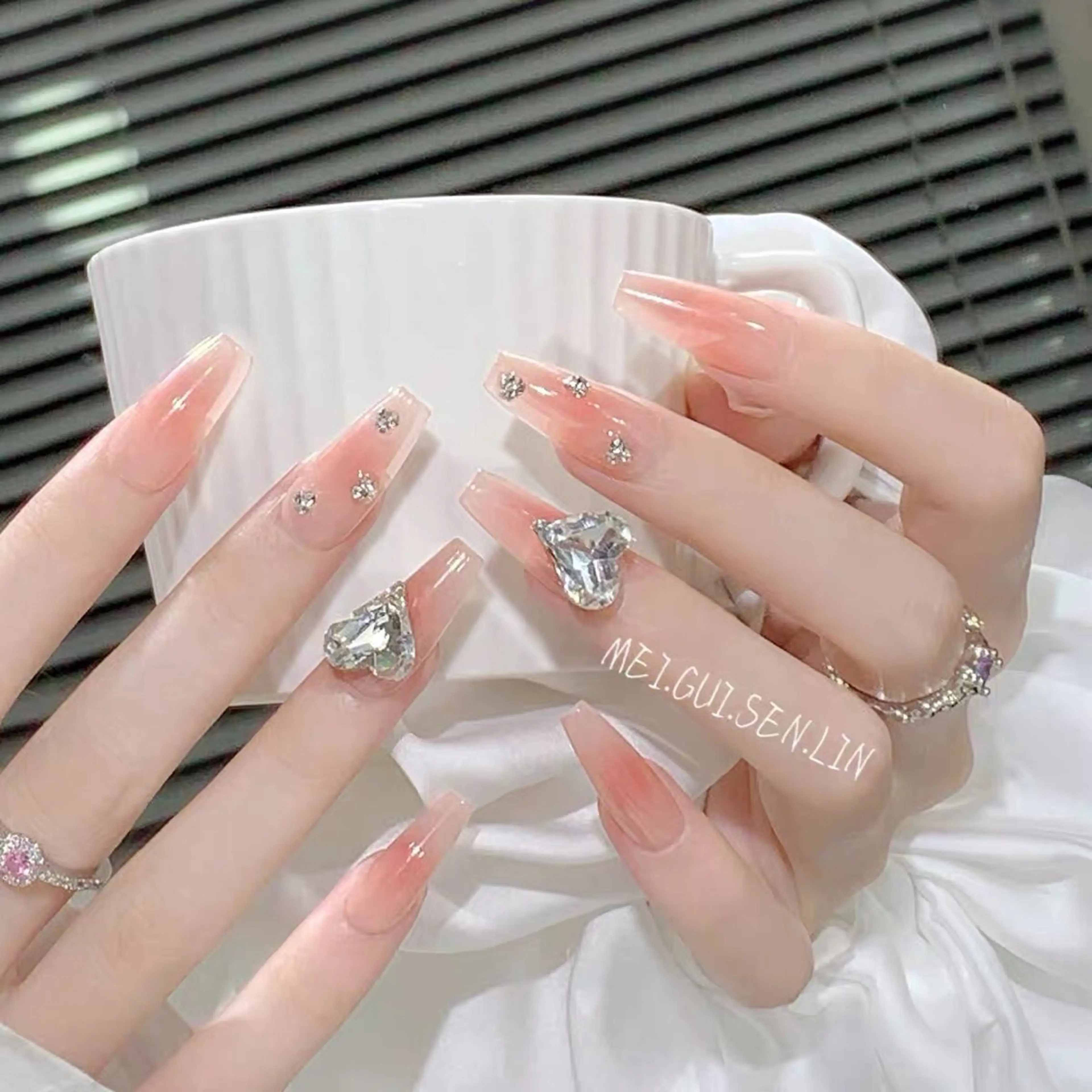 ネイル 菲菲ネイルサロン所属・FJ ネイルサロンのネイルデザイン