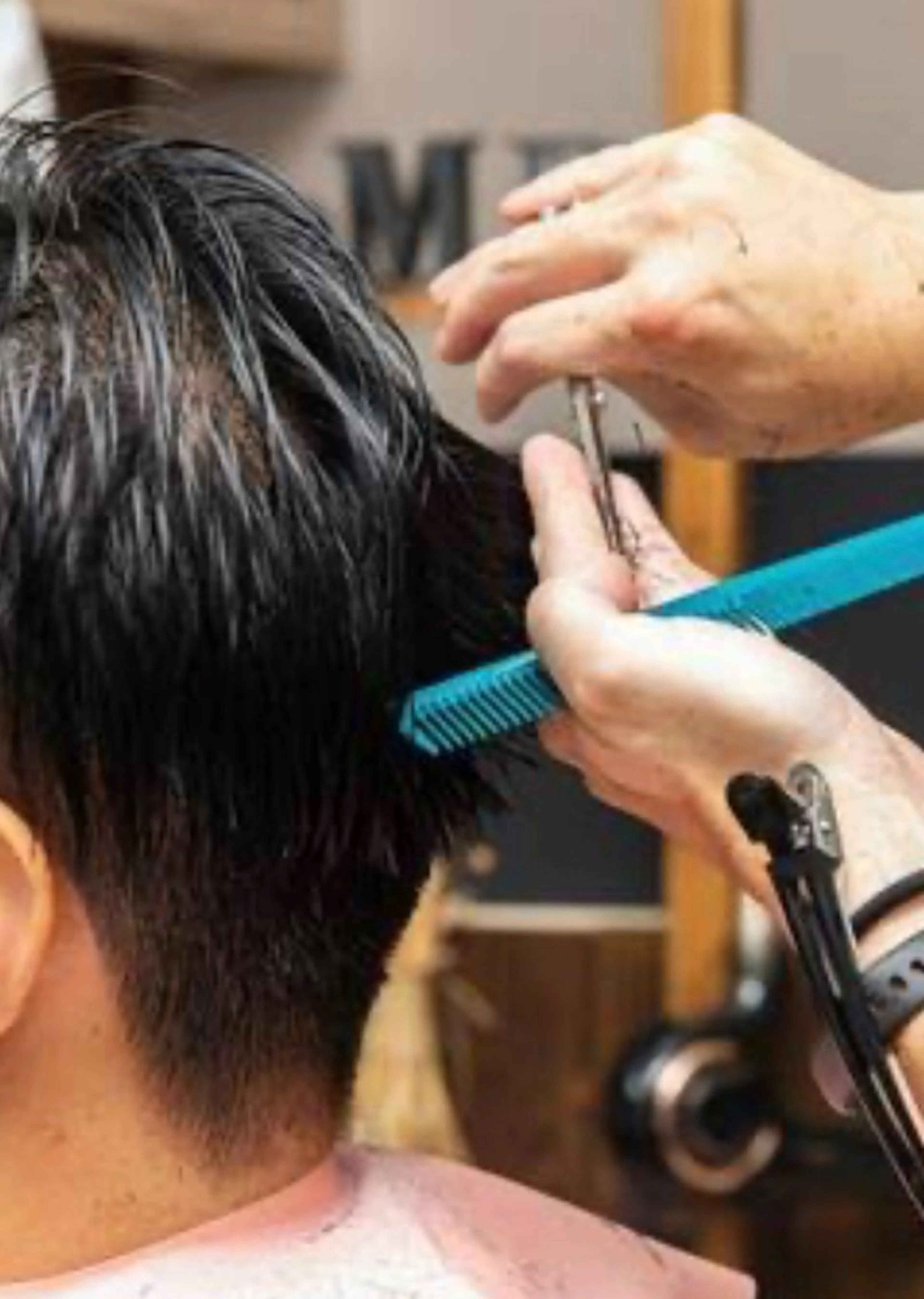 メンズ hair lounge comme moi所属・TOMO☆ 高島平のマツエク・マツパデザイン