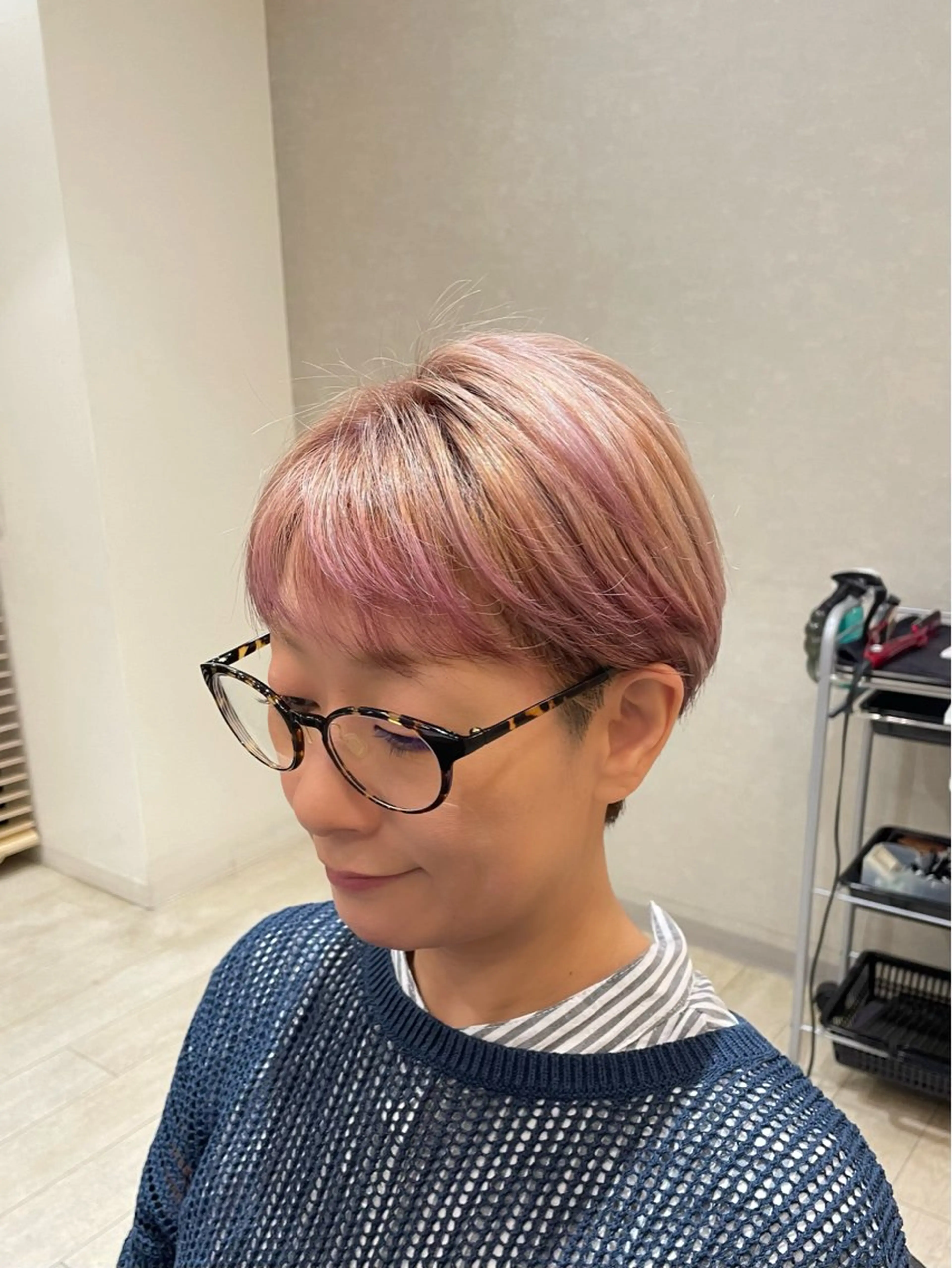 ショート カラー ベージュカラー ピンクカラー 小川 泉美のヘアスタイル