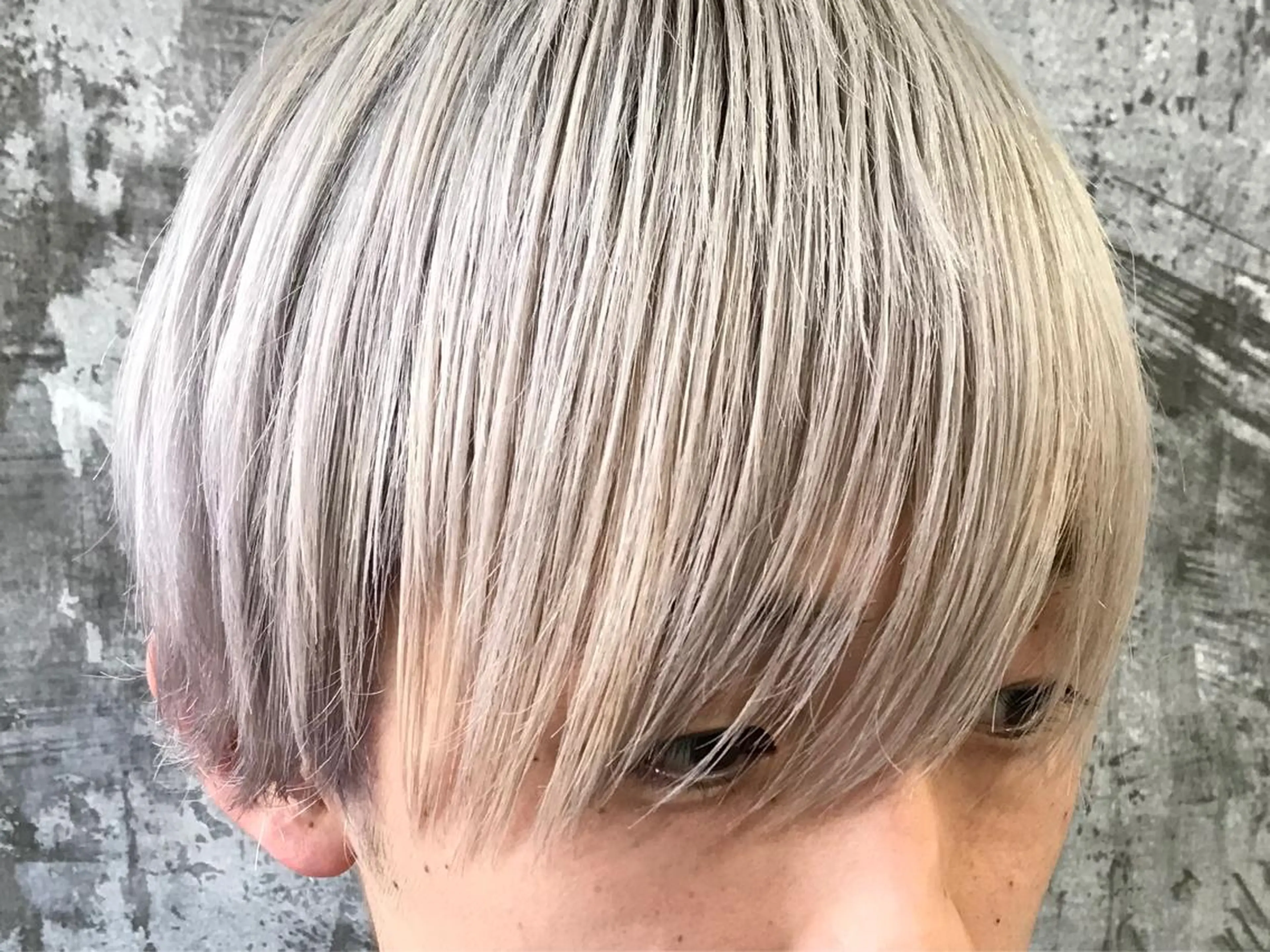 ショート カラー メンズ ベージュカラー ホワイトベージュ Piaコータロー ハイトーン&‪ボブのヘアスタイル