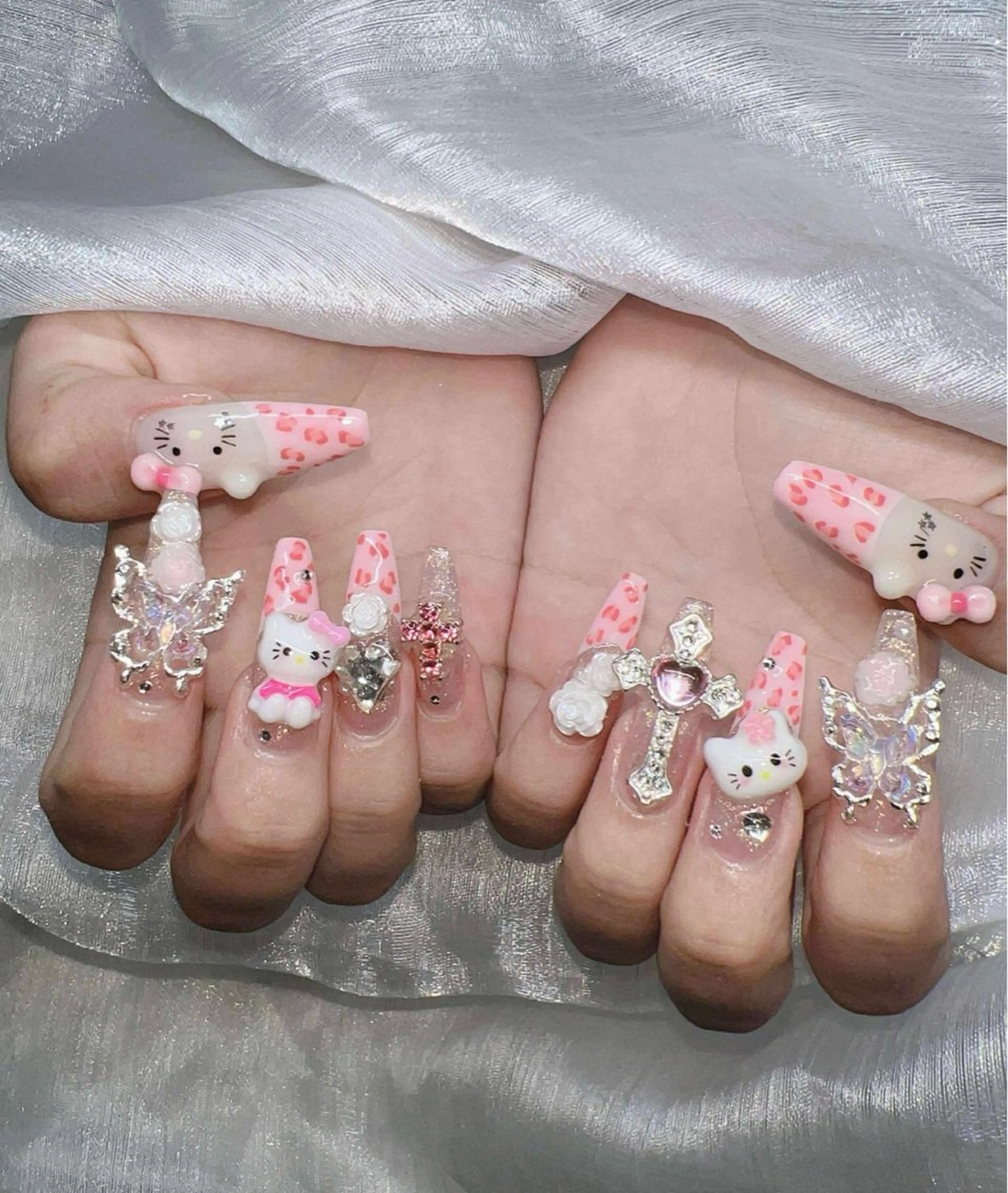 ネイル 長さ出し グラデーション 卒業式 キラキラネイル マグネットネイル ハンドネイル Lee Nailsのネイルデザイン