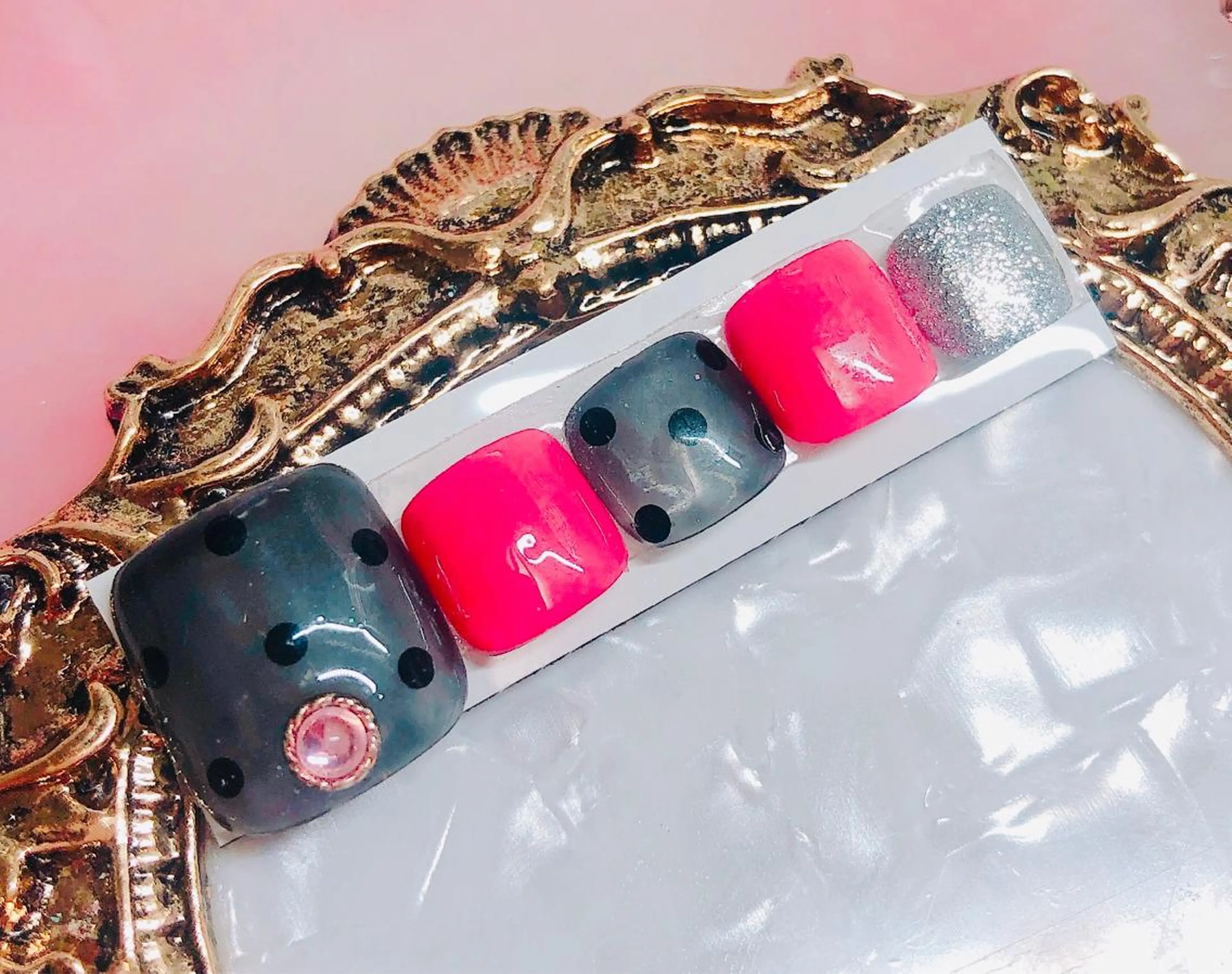 ネイル フットネイル フットネイル CROWN プライベートサロンのネイルデザイン