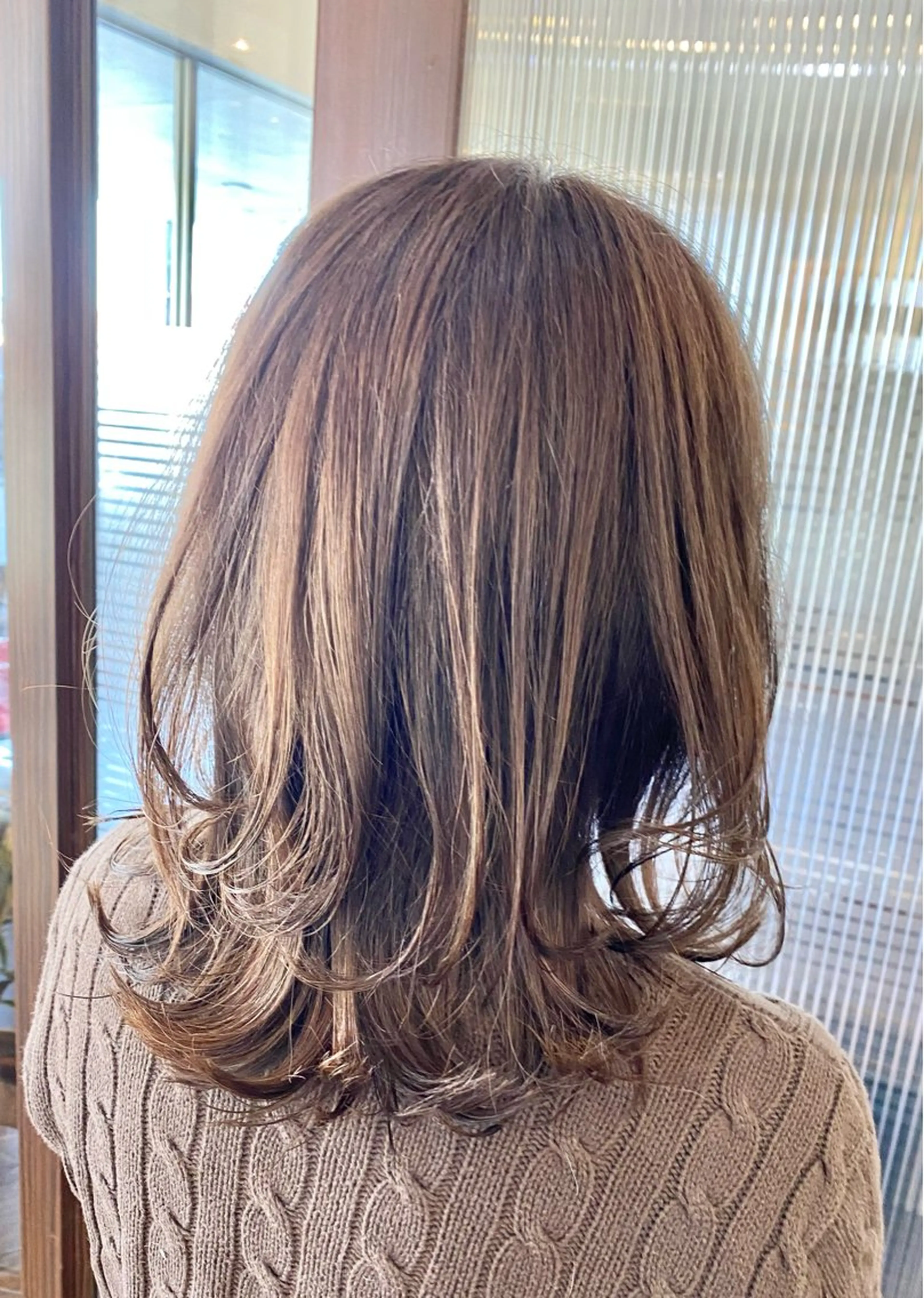 セミロング 鈴木 千恵子のヘアスタイル