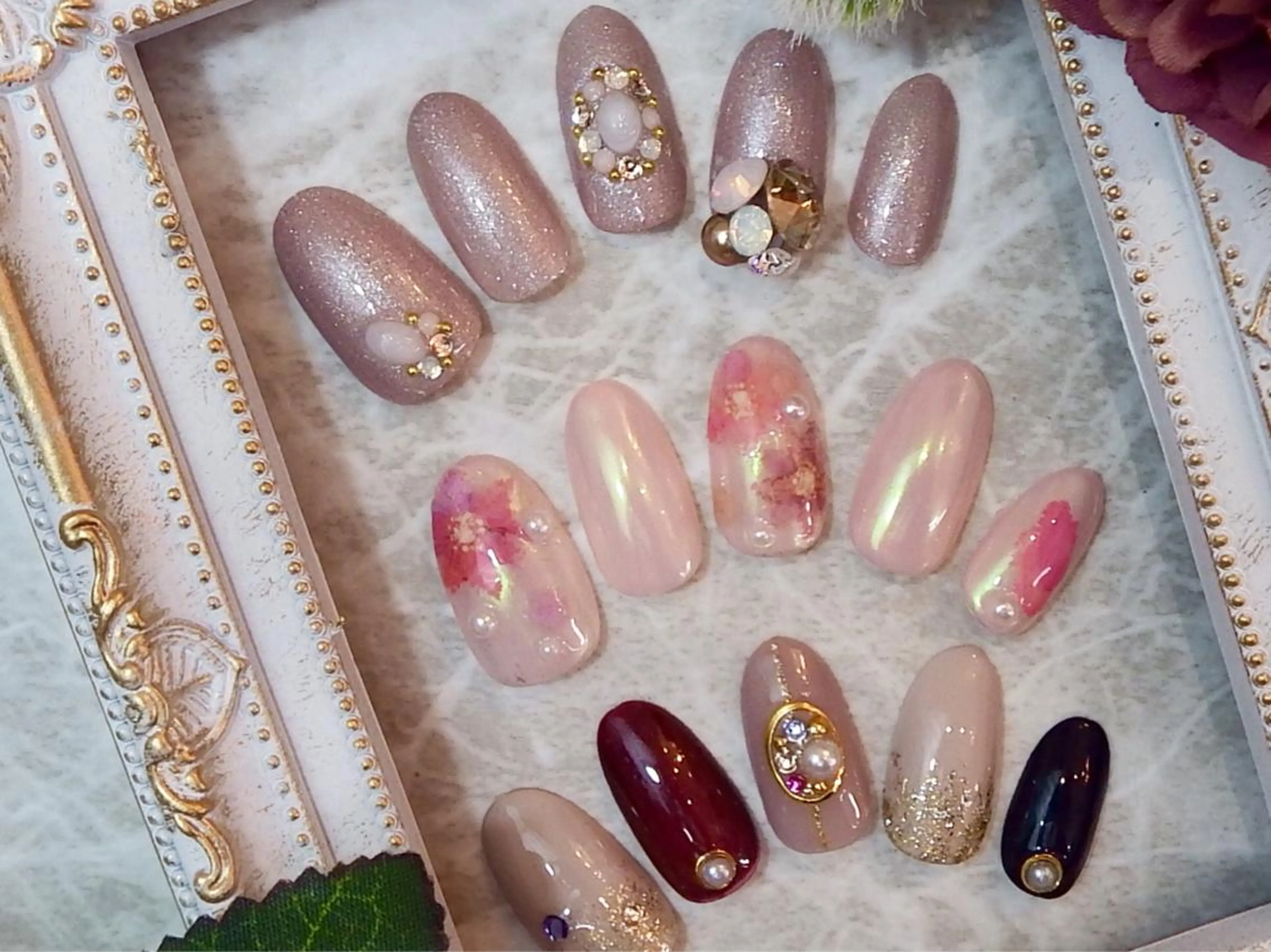 ネイル アートネイル ストーンネイル ボガスティーズネイル 川崎店のネイルデザイン