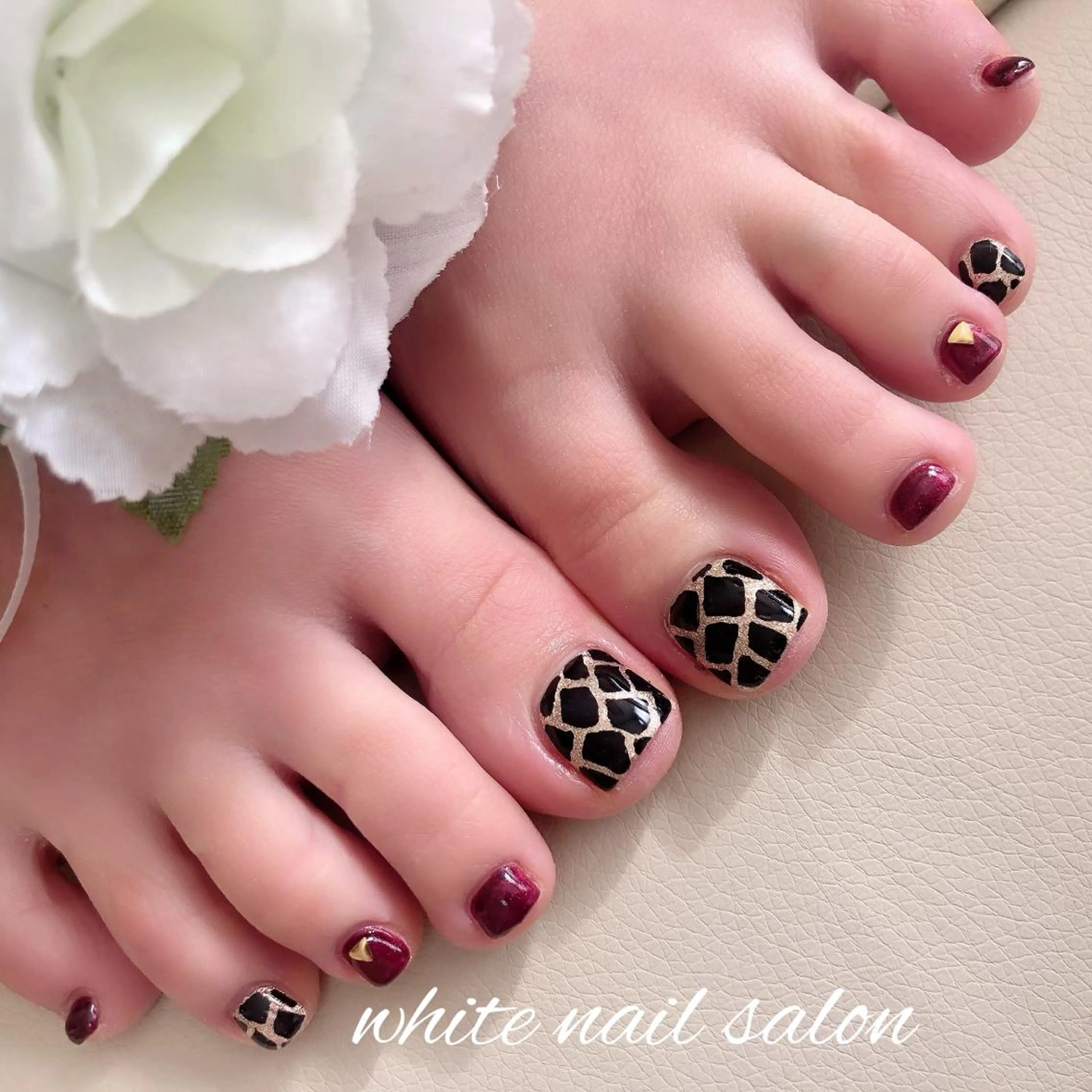 ネイル アートネイル フットネイル フレンチネイル ジェルネイル ハードジェル フットネイル white nail salonのネイルデザイン