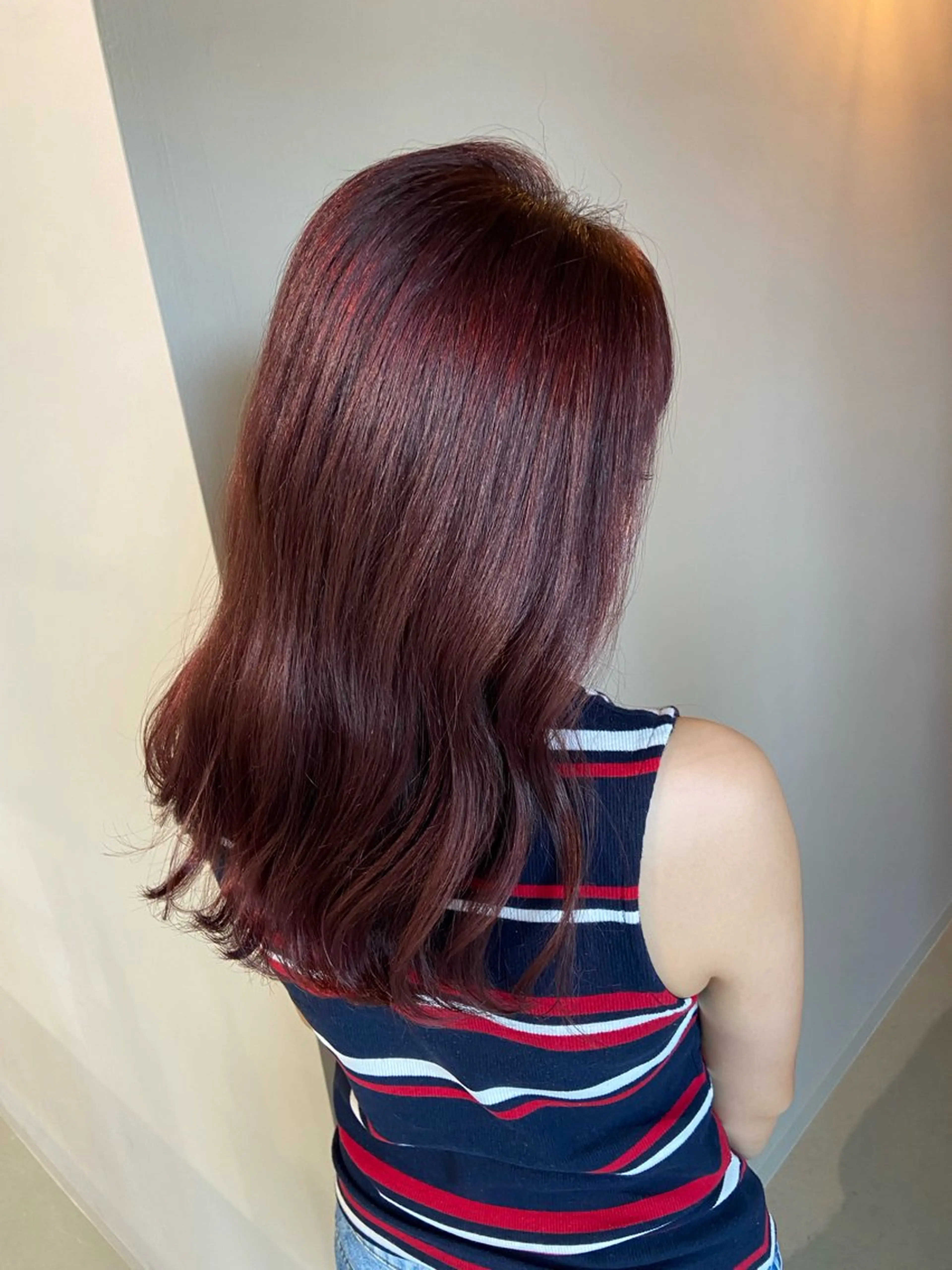 ミディアム カラー haruki所属・. nozomiのヘアスタイル