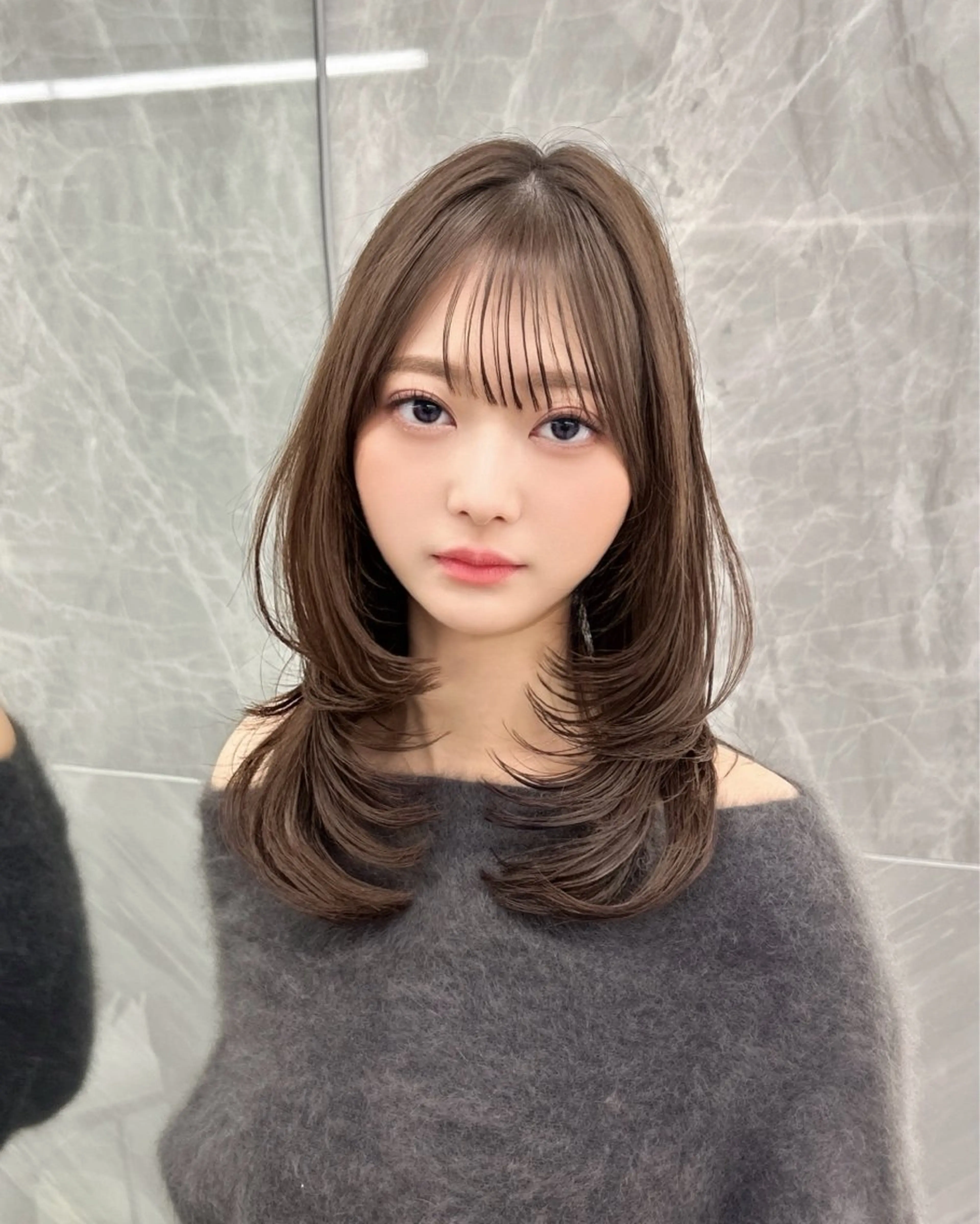 セミロング 韓国顔まわり/前髪 /レイヤー/いつきのヘアスタイル