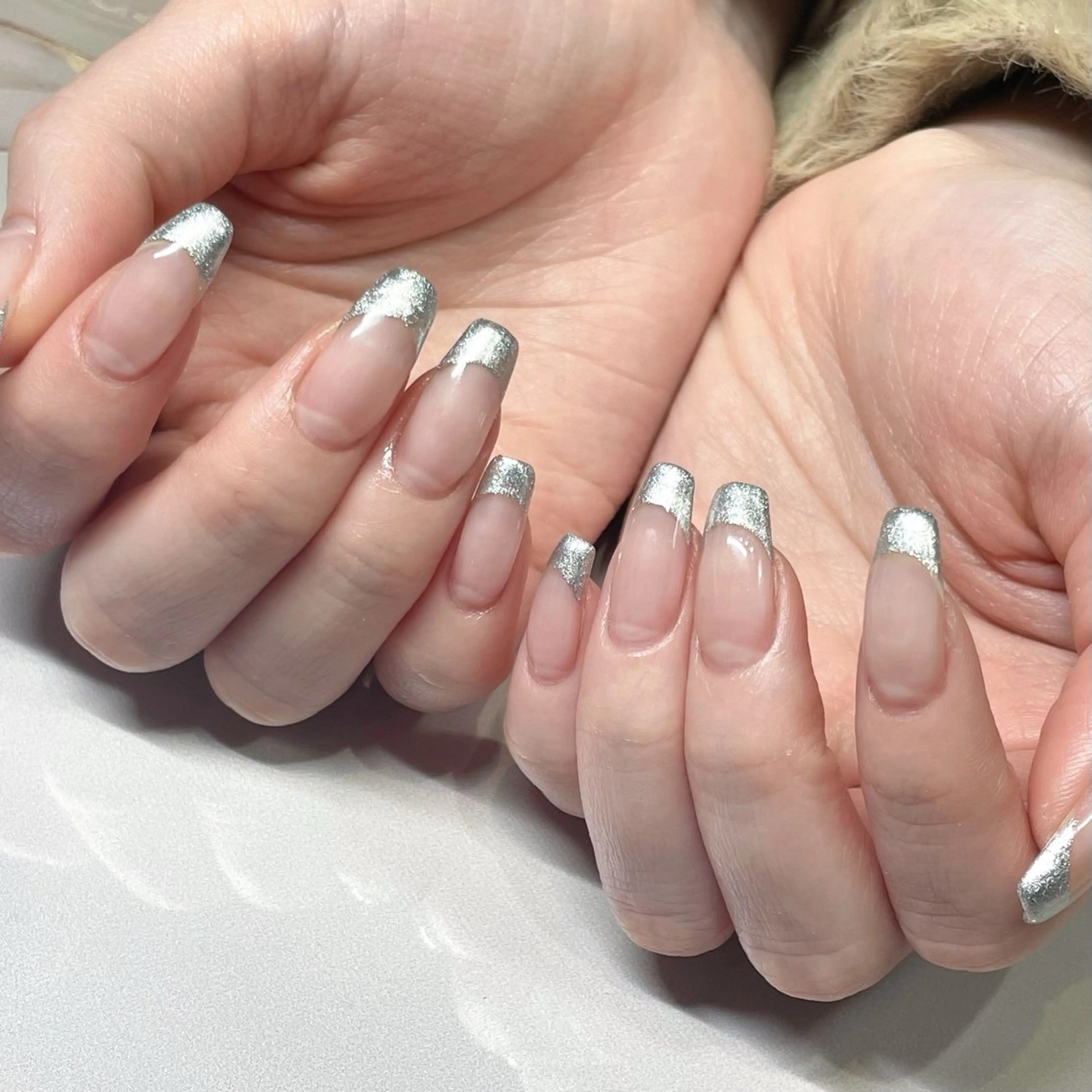 ネイル フレンチネイル ジェルネイル シルバー ハンドネイル jujur HARUKA🌸のネイルデザイン