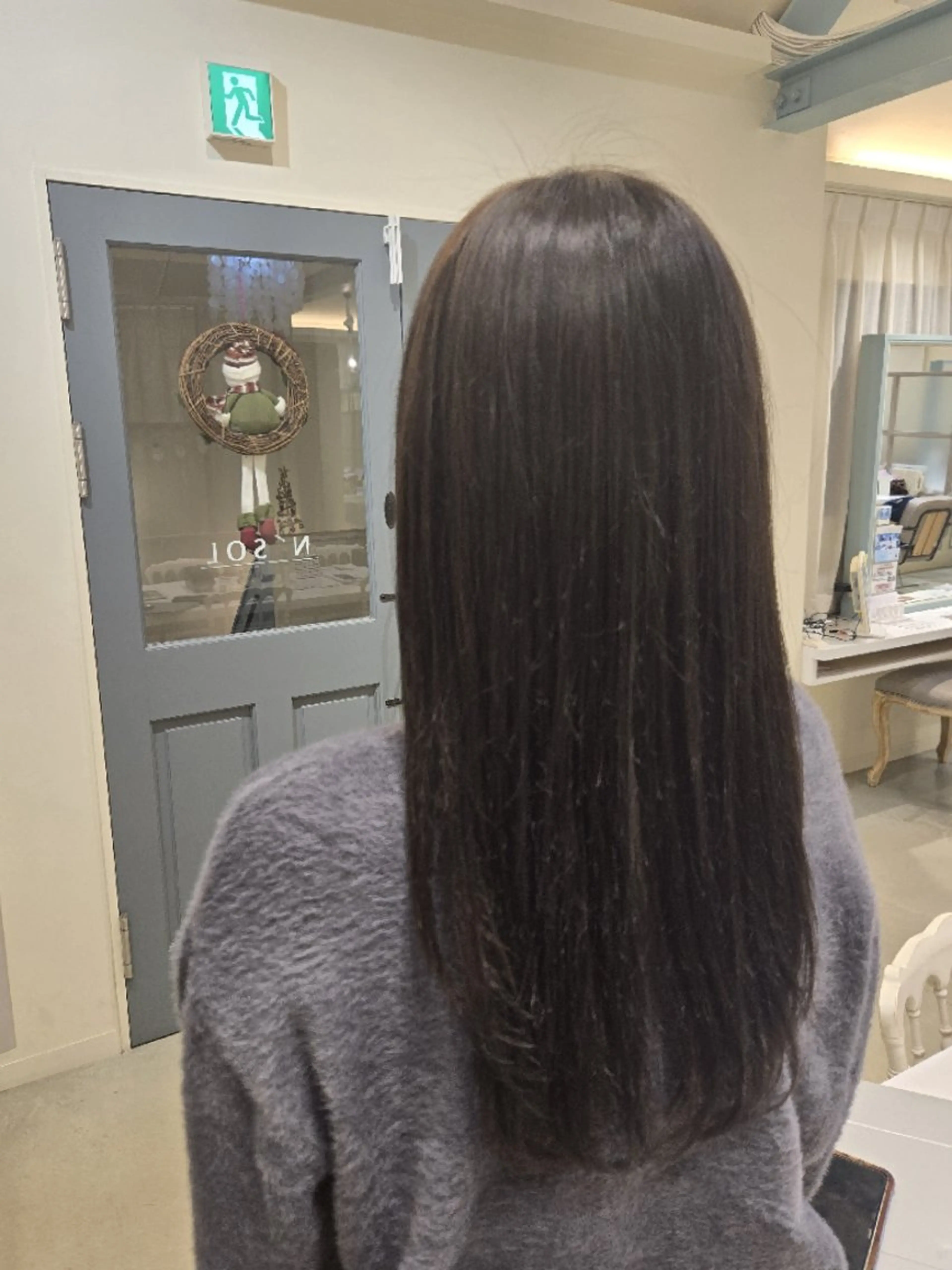 ロング カット ヘアカラー トリートメント 小峯 瑞貴のヘアスタイル