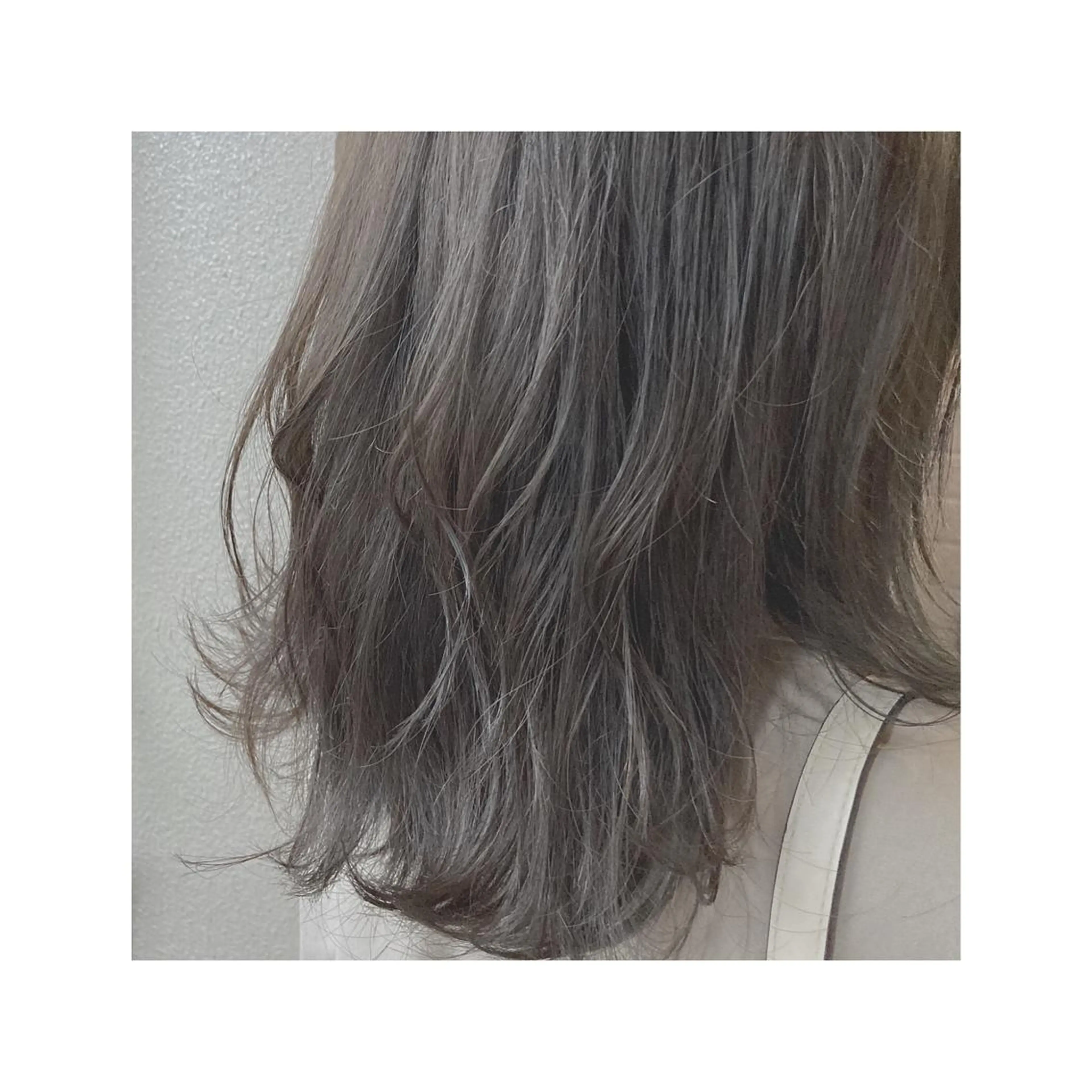 ミディアム カラー タカノ アツコのヘアスタイル