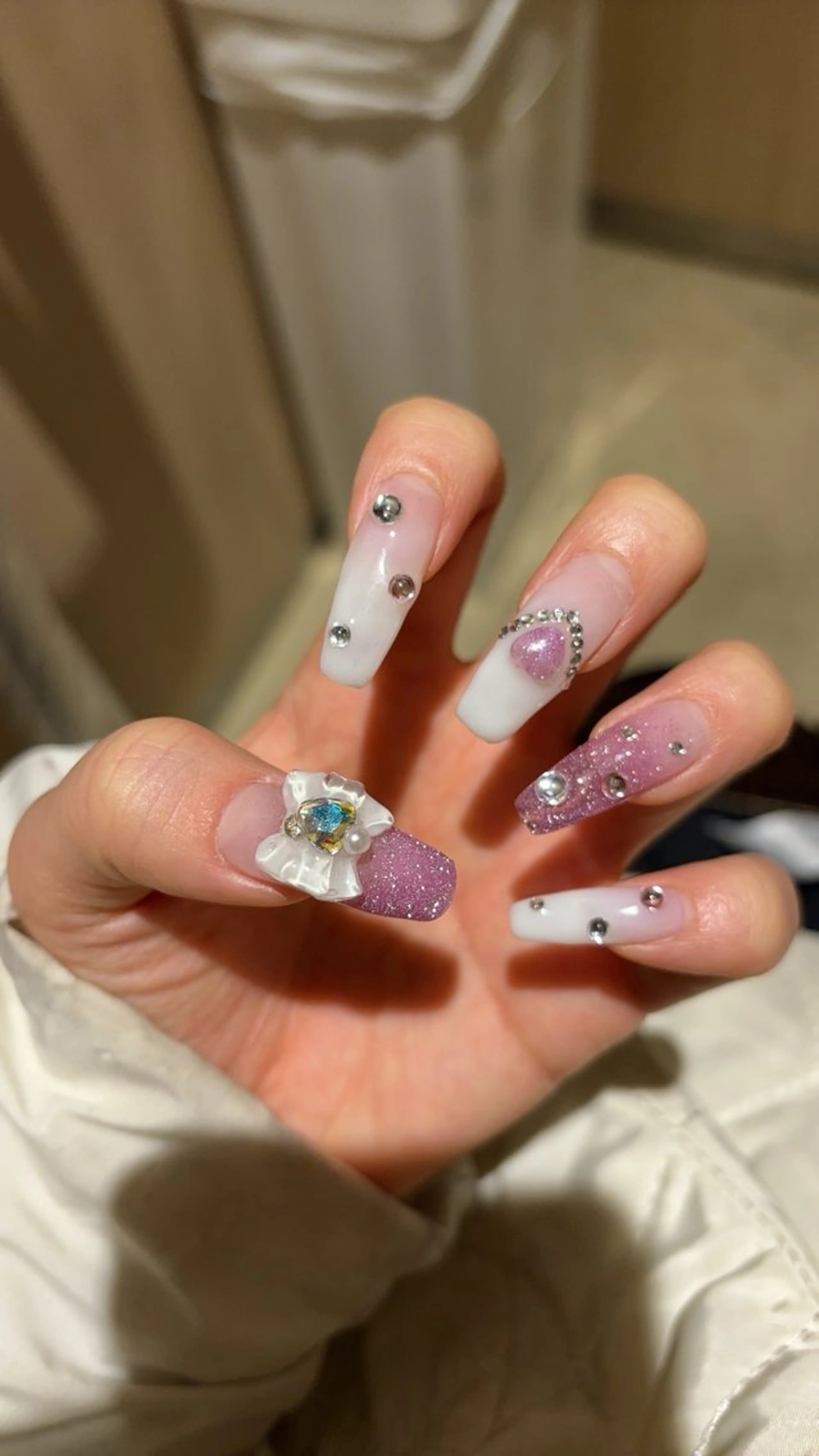 ネイル サロンエンジェル所属・藤井 英麗奈のネイルデザイン