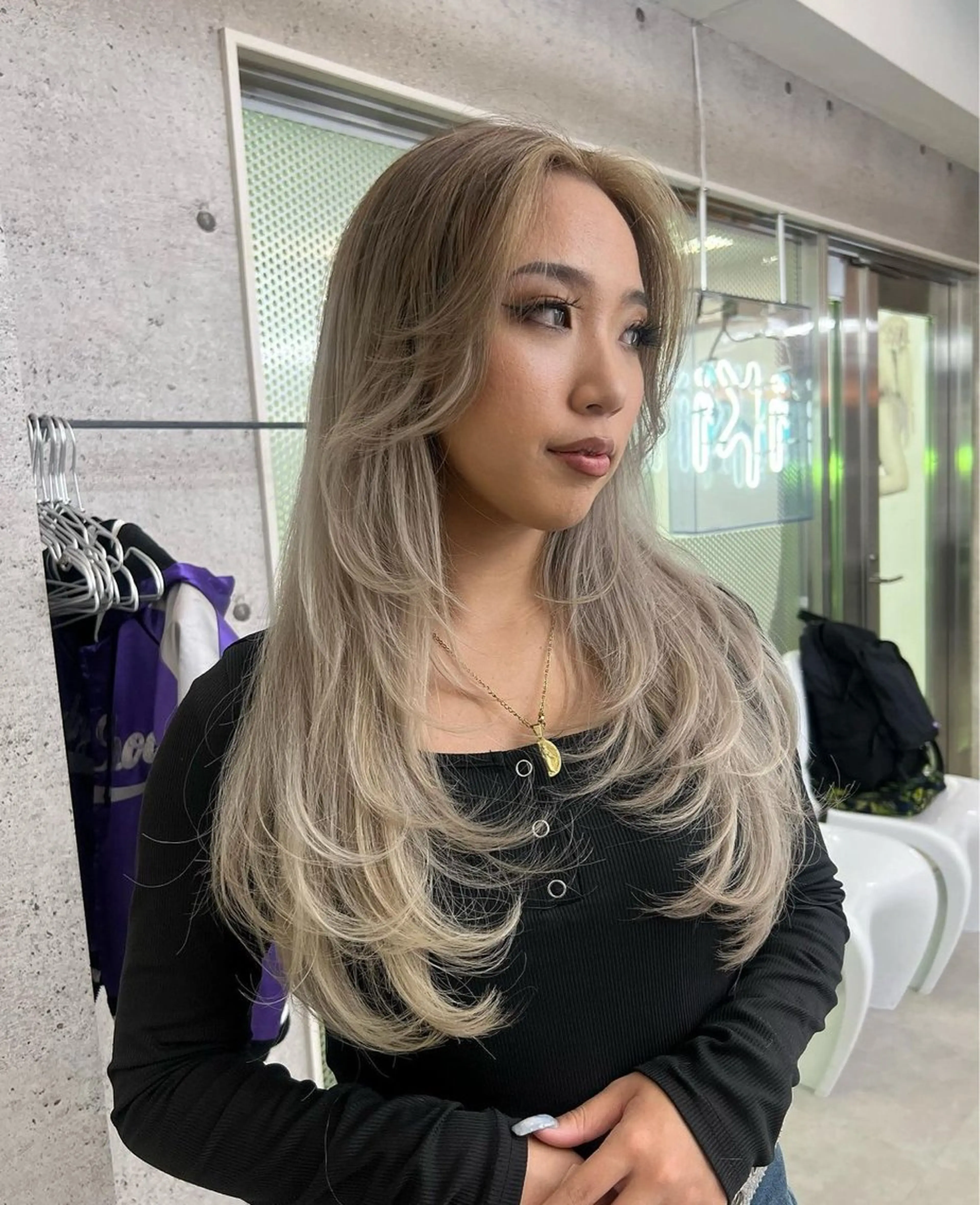 海外風のレイヤーカット🇺🇸💕ワンカールで決まる海外レイヤー！🖤🖤の写真