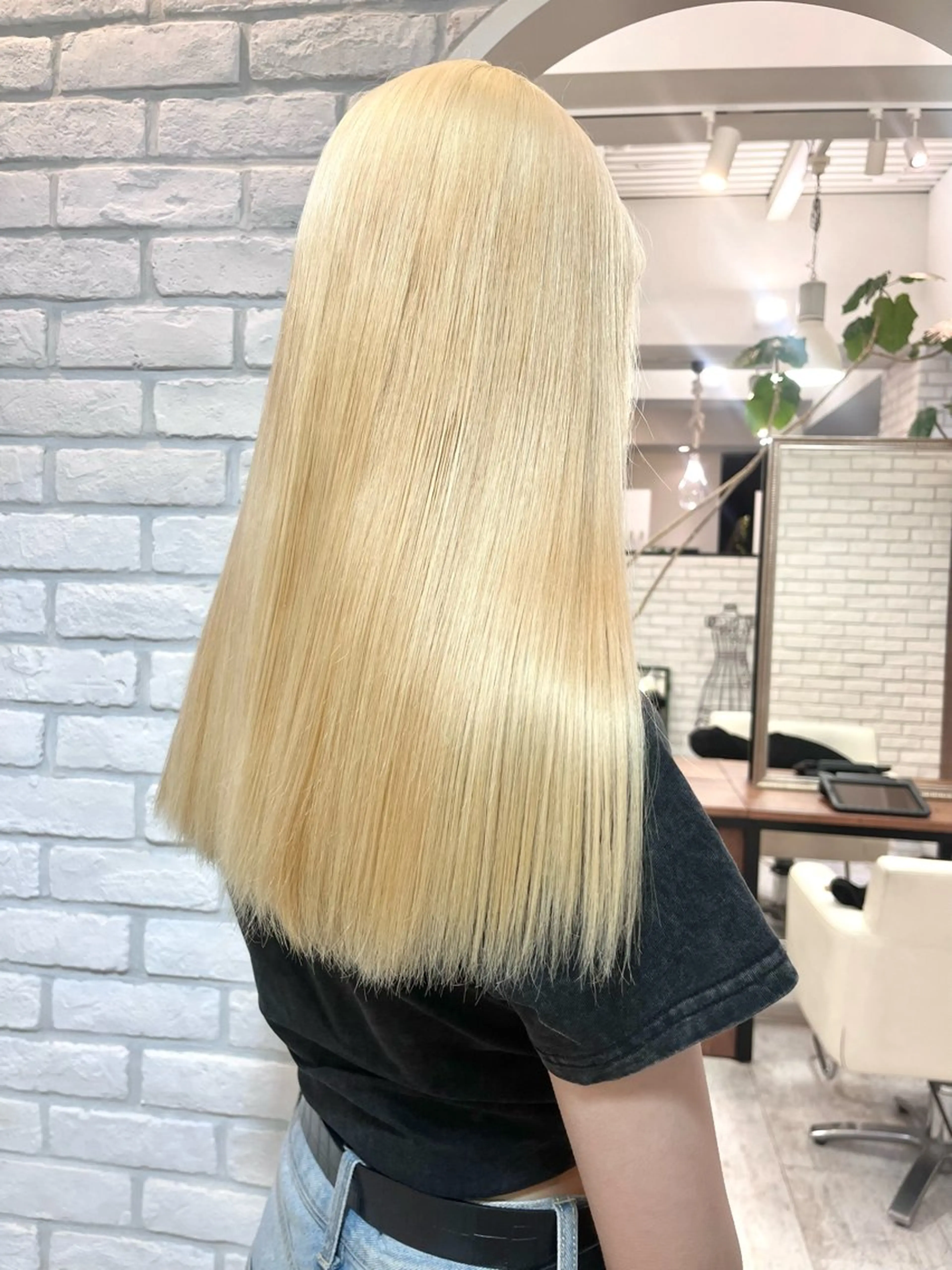 セミロング カラー ヘアアレンジ 抜きっぱなしブロンド ブロンド ブリーチなし/ レイヤー🌿runaのヘアスタイル