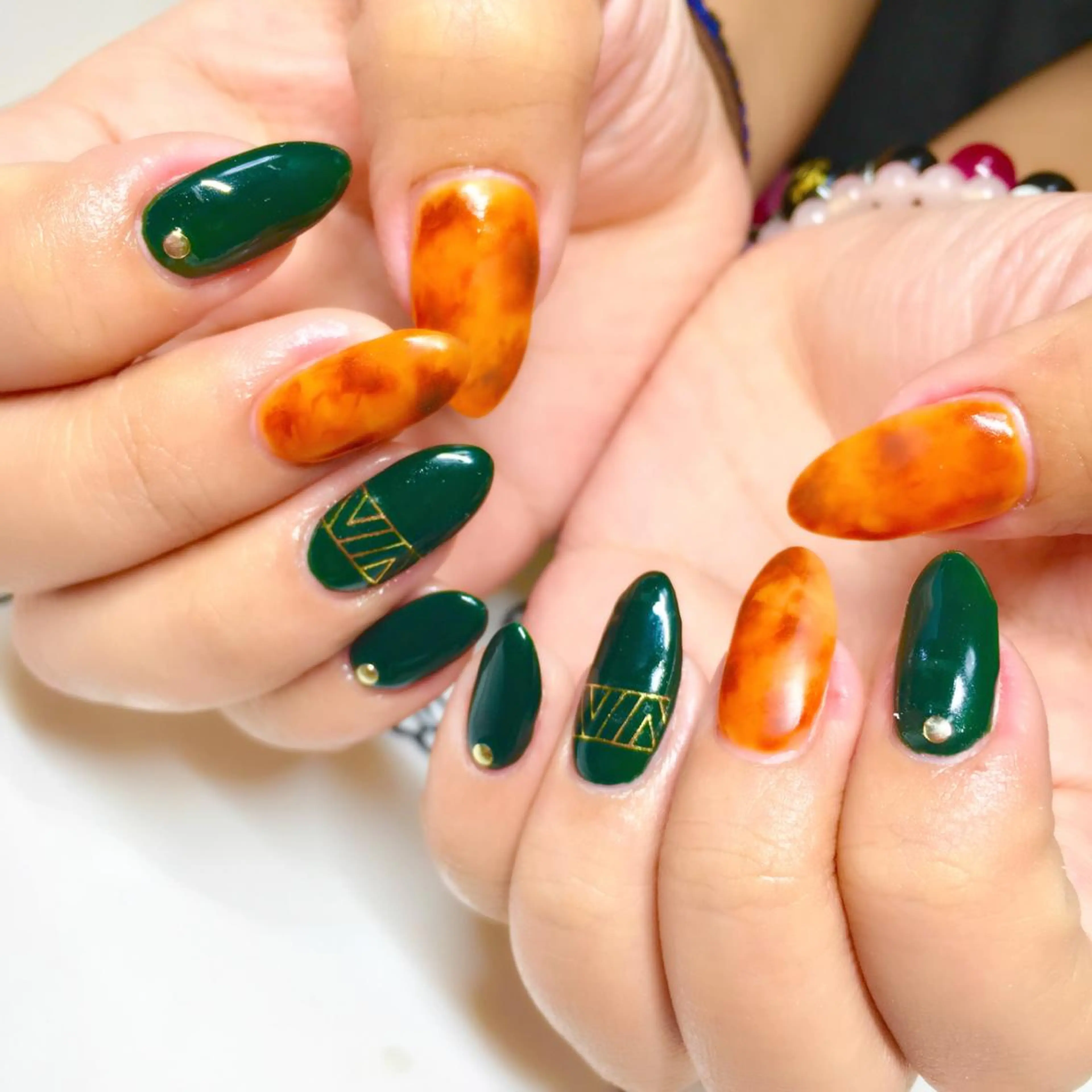 ネイル べっ甲ネイル フットネイル ジェルネイル ミラーネイル パラジェル clover nailのネイルデザイン