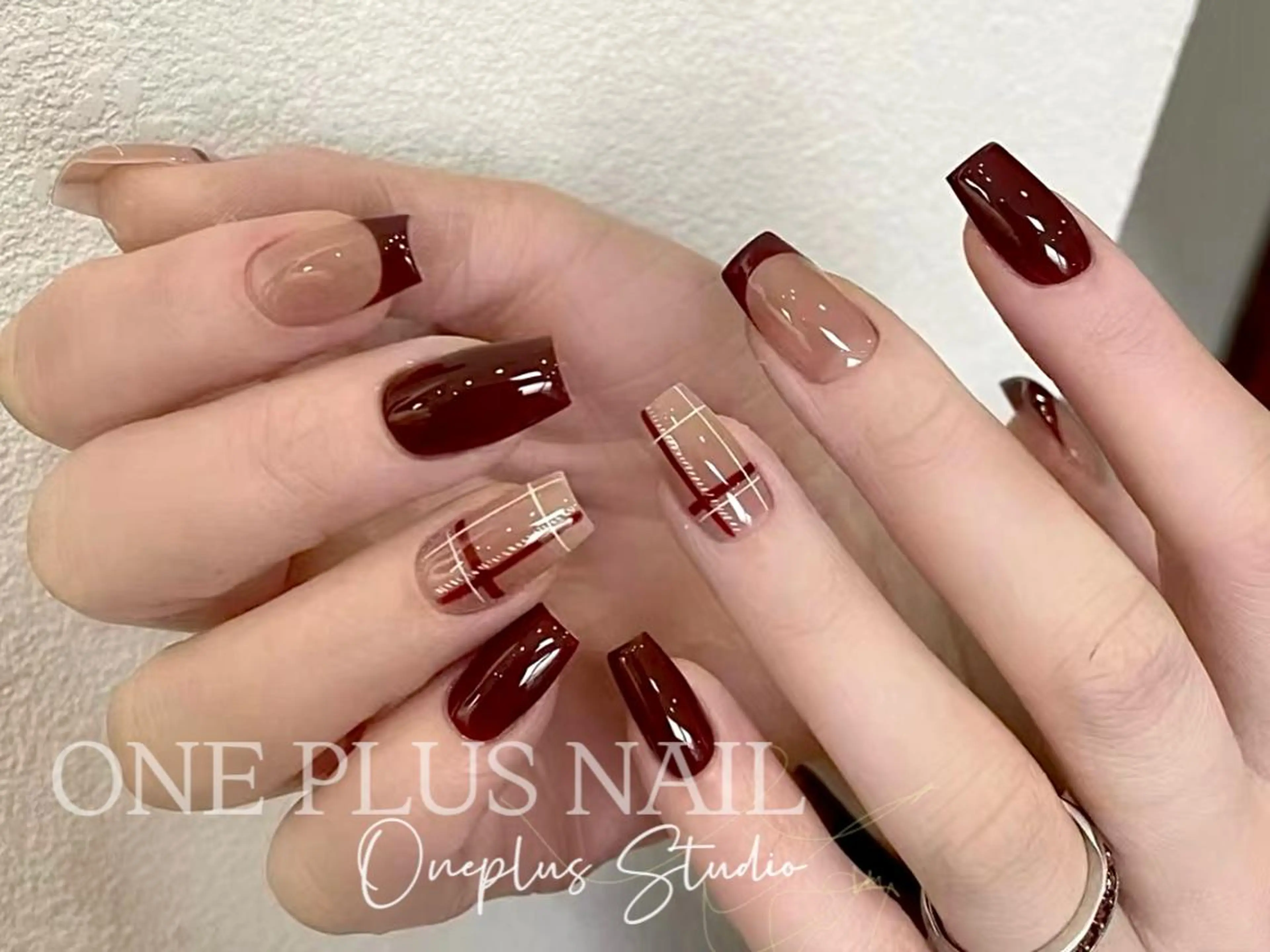 ネイル ジェルネイル キラキラネイル 韓国ネイル ラメ(グリッター) マグネットネイル One plus StudioNailのネイルデザイン