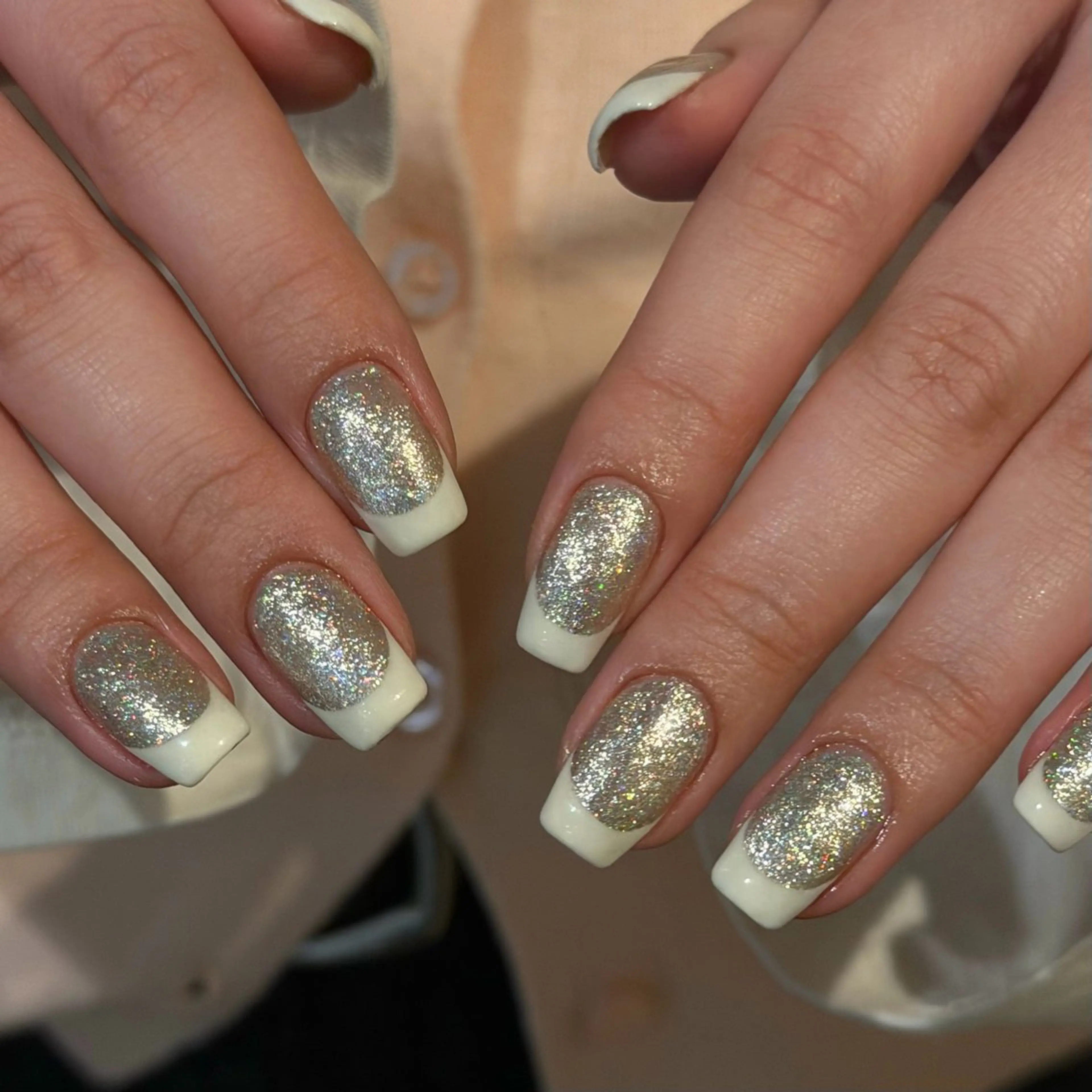 ネイル フレンチネイル ラメ(グリッター) 持ち込み シルバー 黄色 ハンドネイル NORA南青山/ kanohaのネイルデザイン