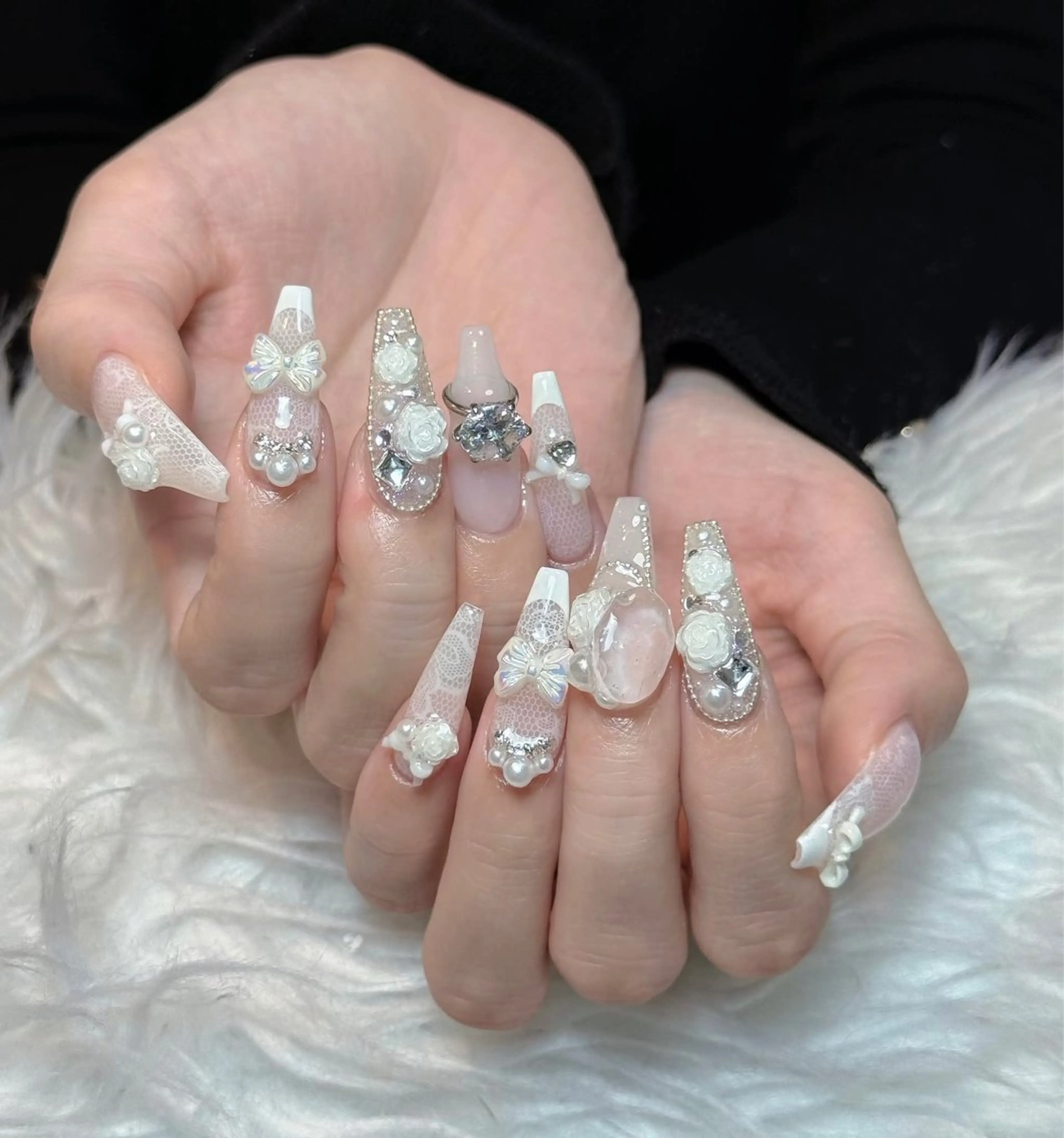 ネイル チークネイル ドット フレンチネイル グラデーション ハート ハンドネイル ハンドケア Eli Nails 新宿のネイルデザイン