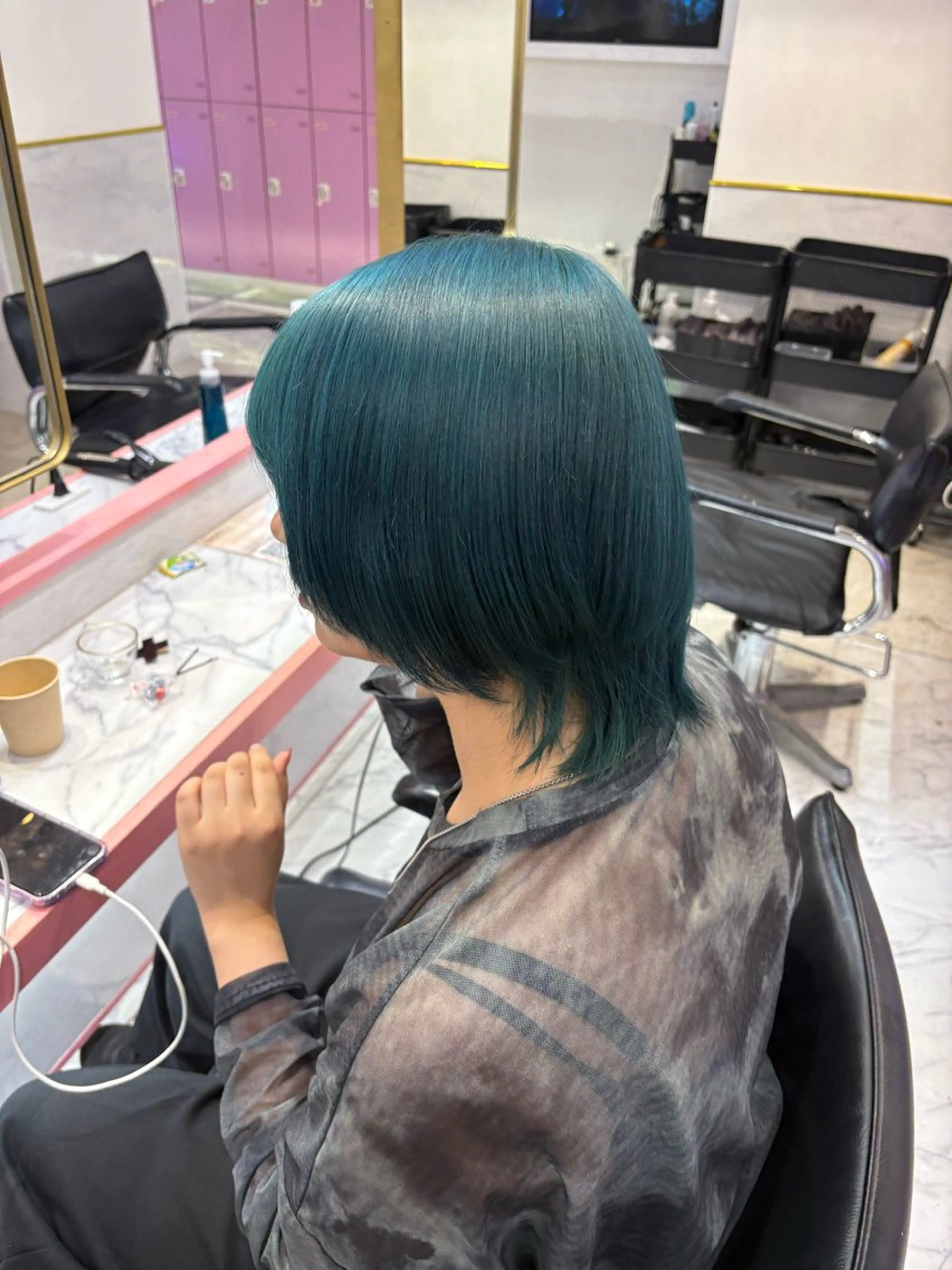 ショート カラー ヘアカラー トリートメント 美優🦕ツヤ髪 /ハイトーン🩶のヘアスタイル