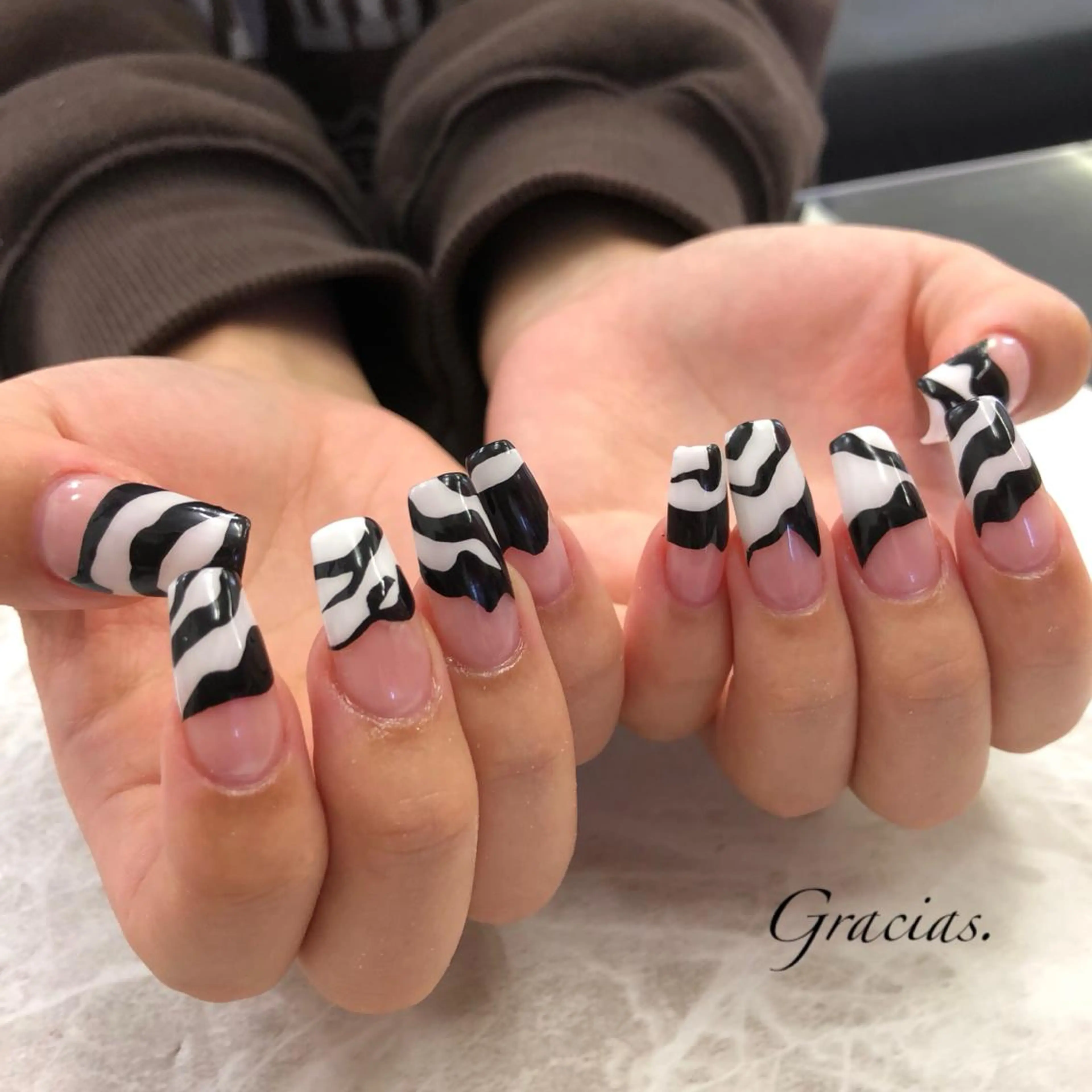 ネイル 長さ出し 持ち込み Gracias. rieのネイルデザイン