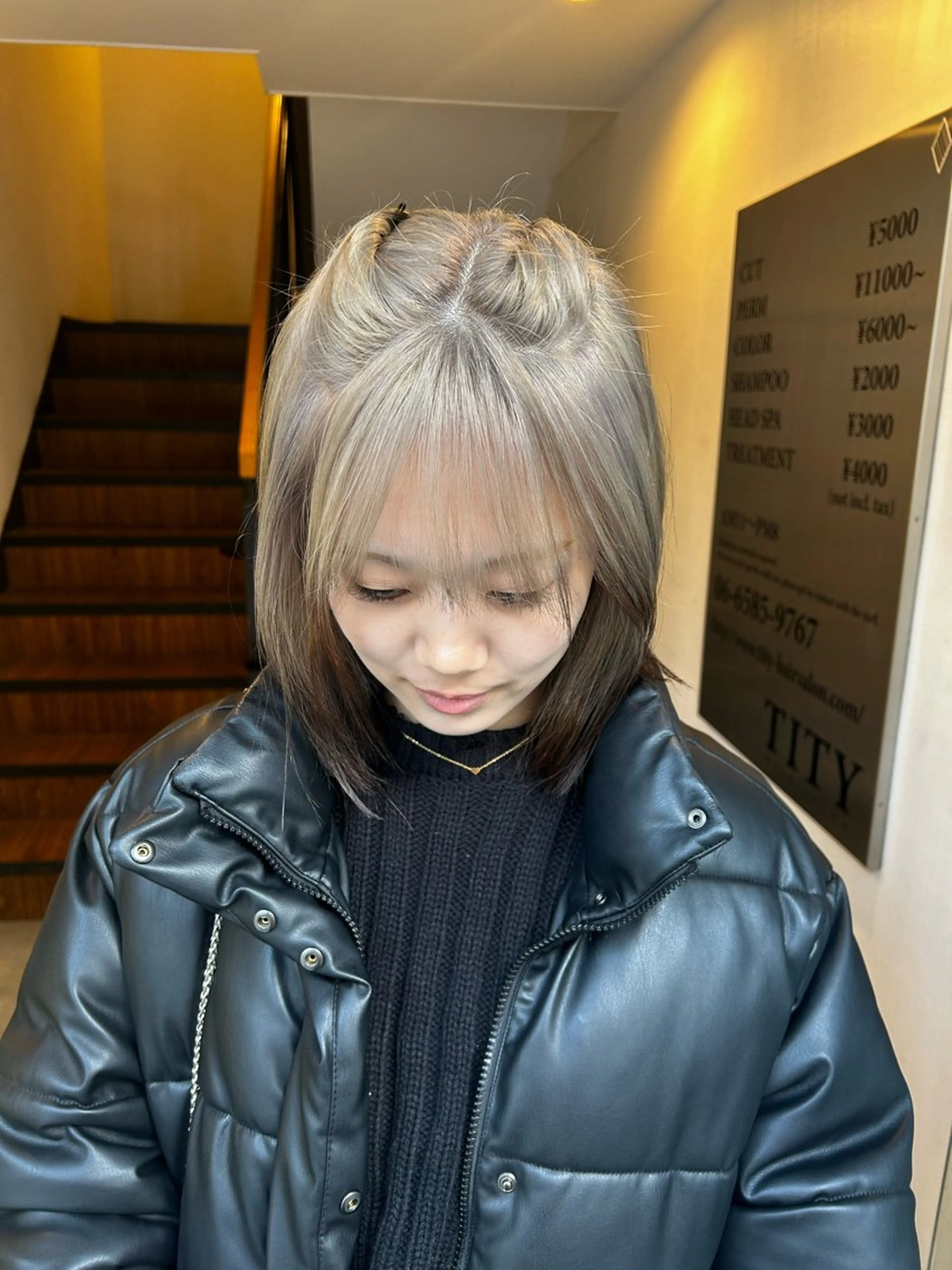 ショート カラー hen所属・心斎橋/レイヤー/ ブリーチ/モエのヘアスタイル