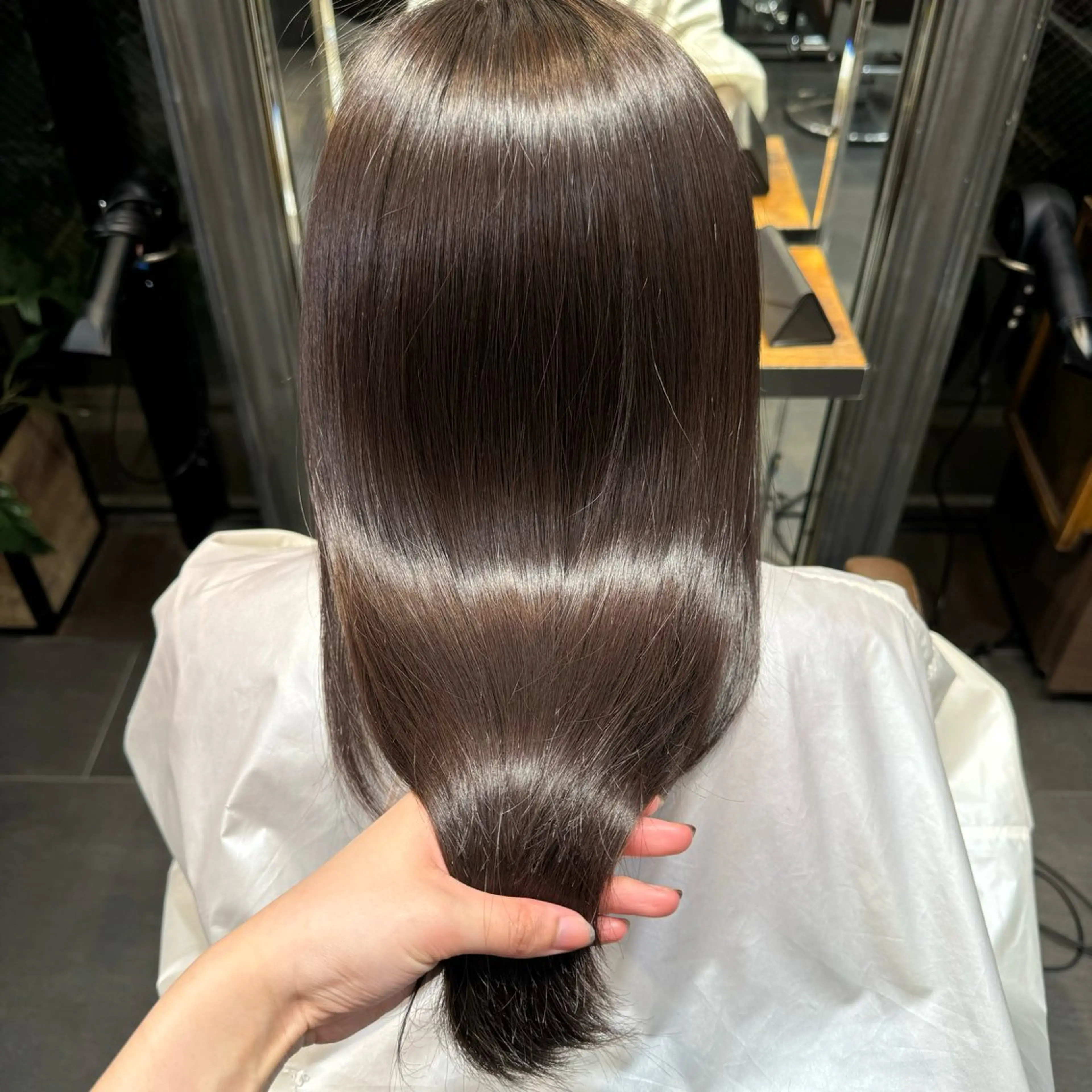 セミロング カラー ヘアカラー トリートメント 松木 花鈴のヘアスタイル