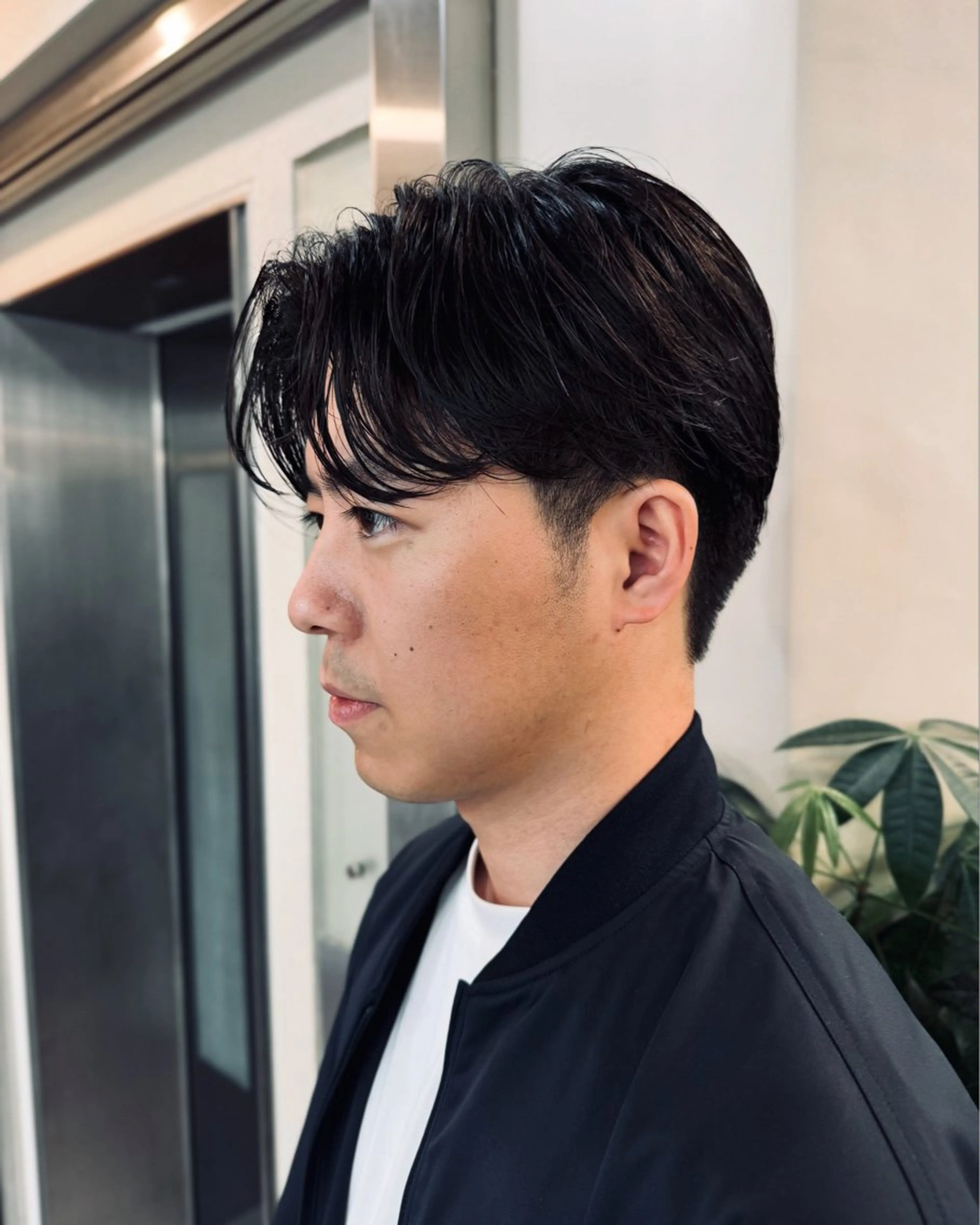 パーマ メンズ カット メンズ職人/センター パート/富沢真斗のヘアスタイル