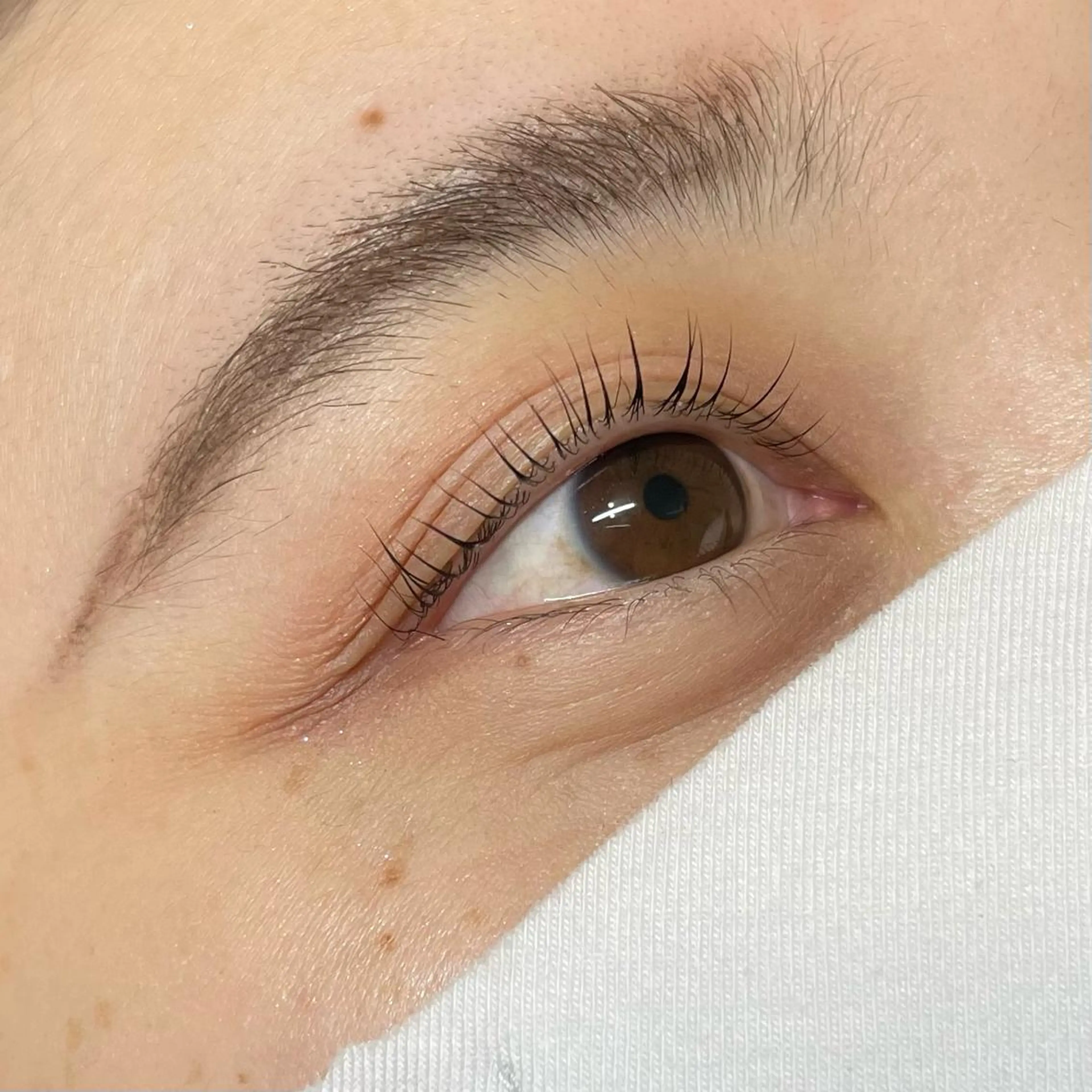 マツエク・マツパ ROW beaute所属・ROW beaute Sakiの眉毛・アイブロウイメージ