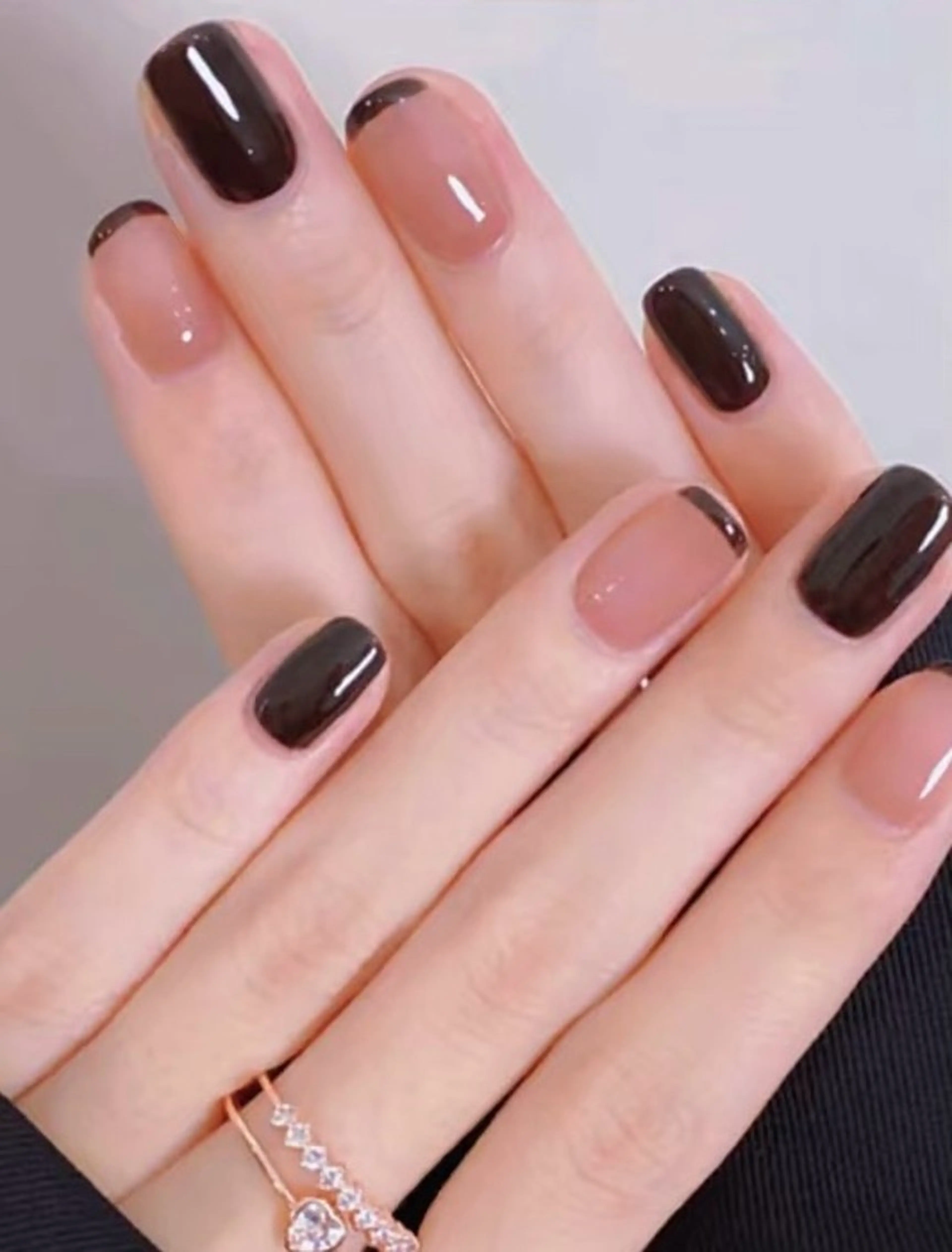 ネイル 高木 維麗絲のネイルデザイン