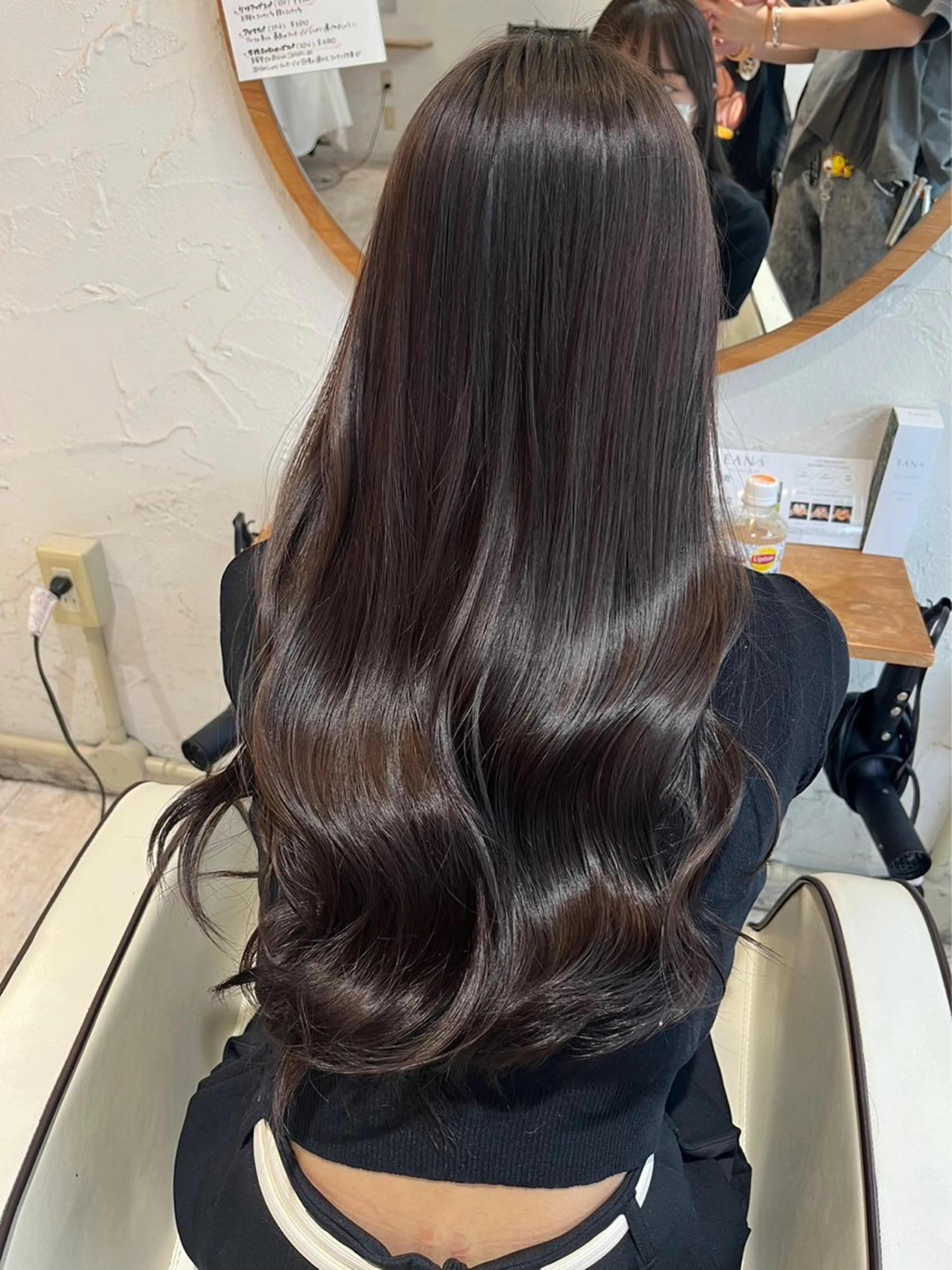 ロング esse大阪茶屋町店所属・レイヤーカット 新井田陽寿のヘアスタイル