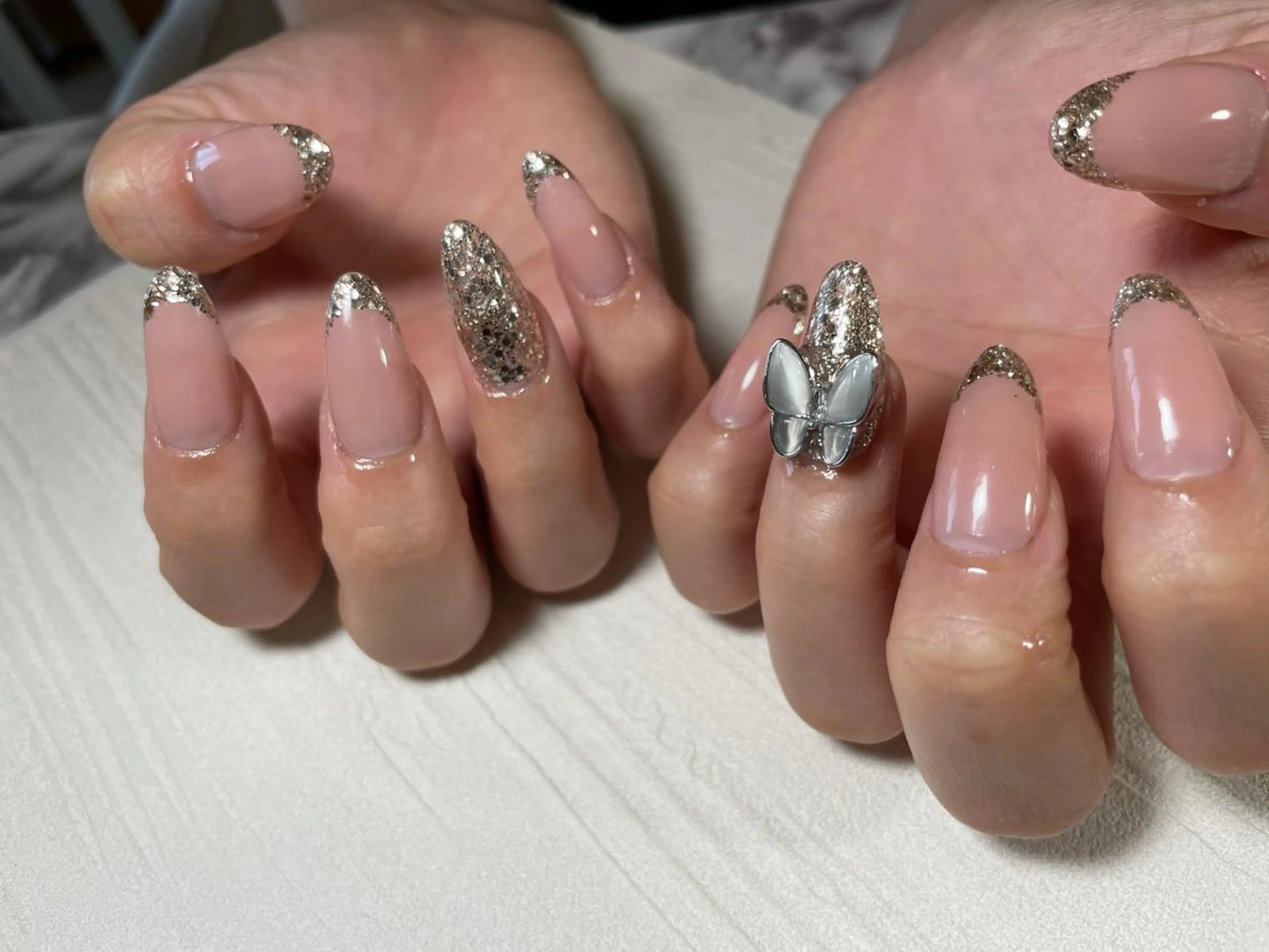 ネイル フレンチネイル 蓑原 佳央里のネイルデザイン