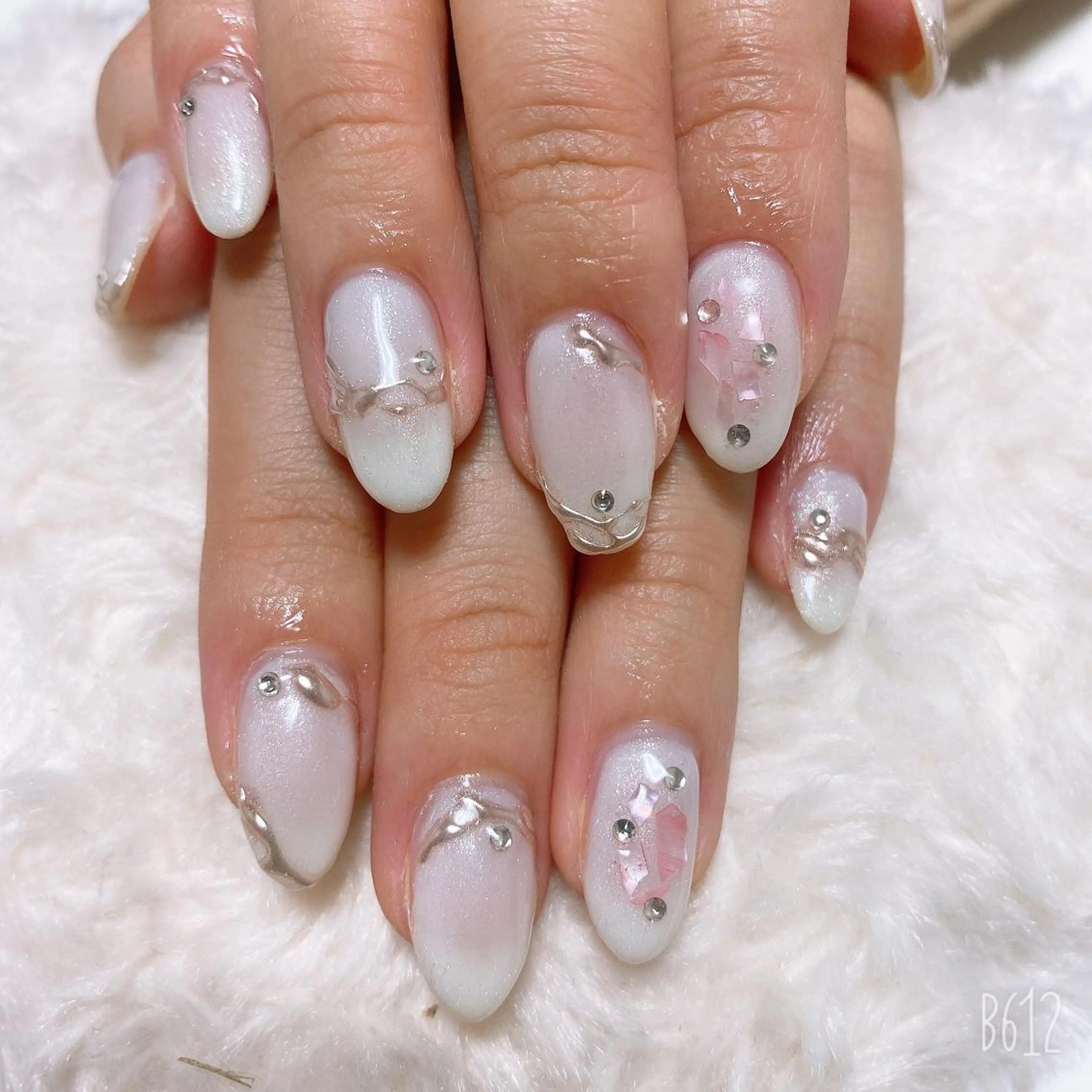 ネイル The Best Beauty受付担当のヘアスタイル