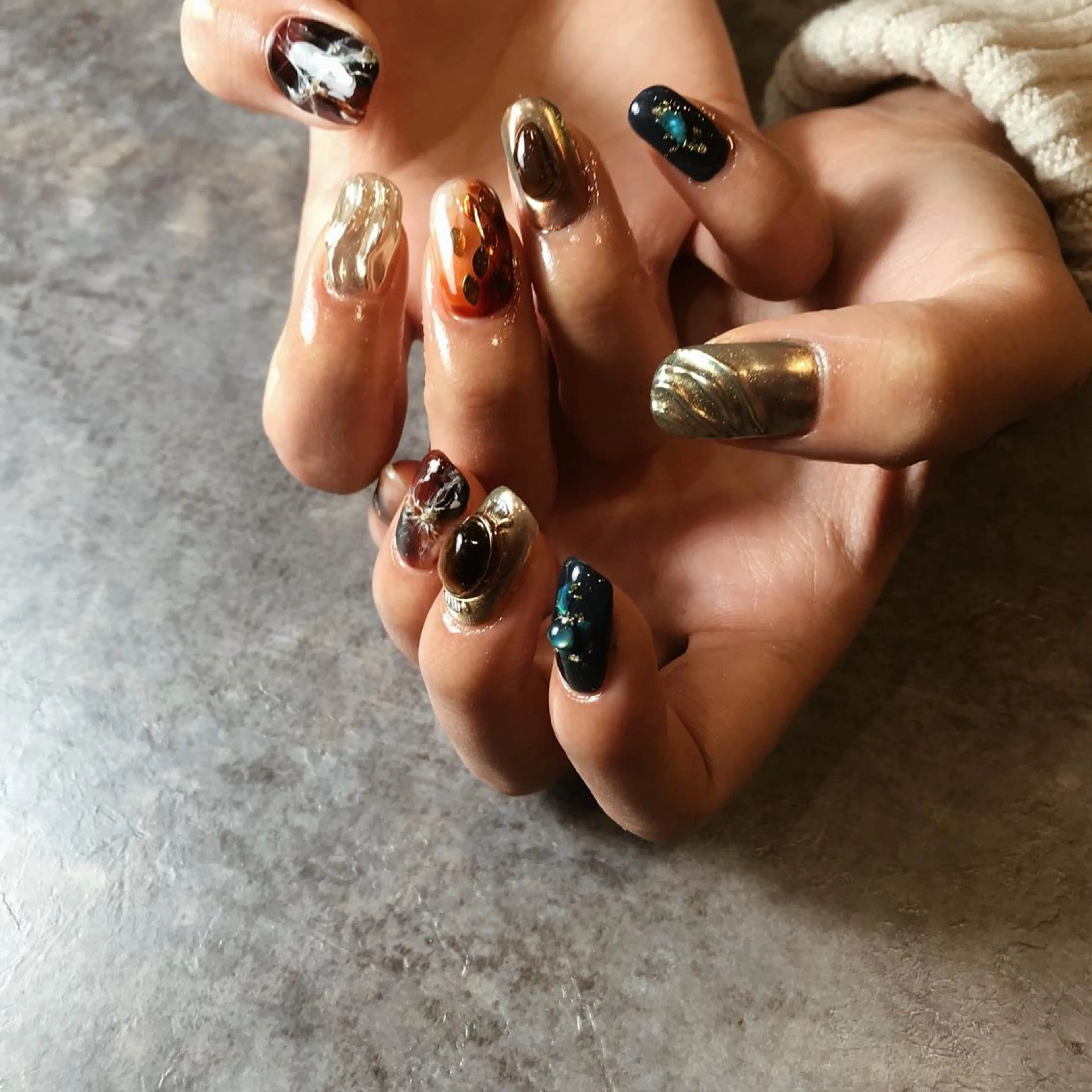 ネイル nail atelier AMBER所属・saori .の眉毛・アイブロウイメージ