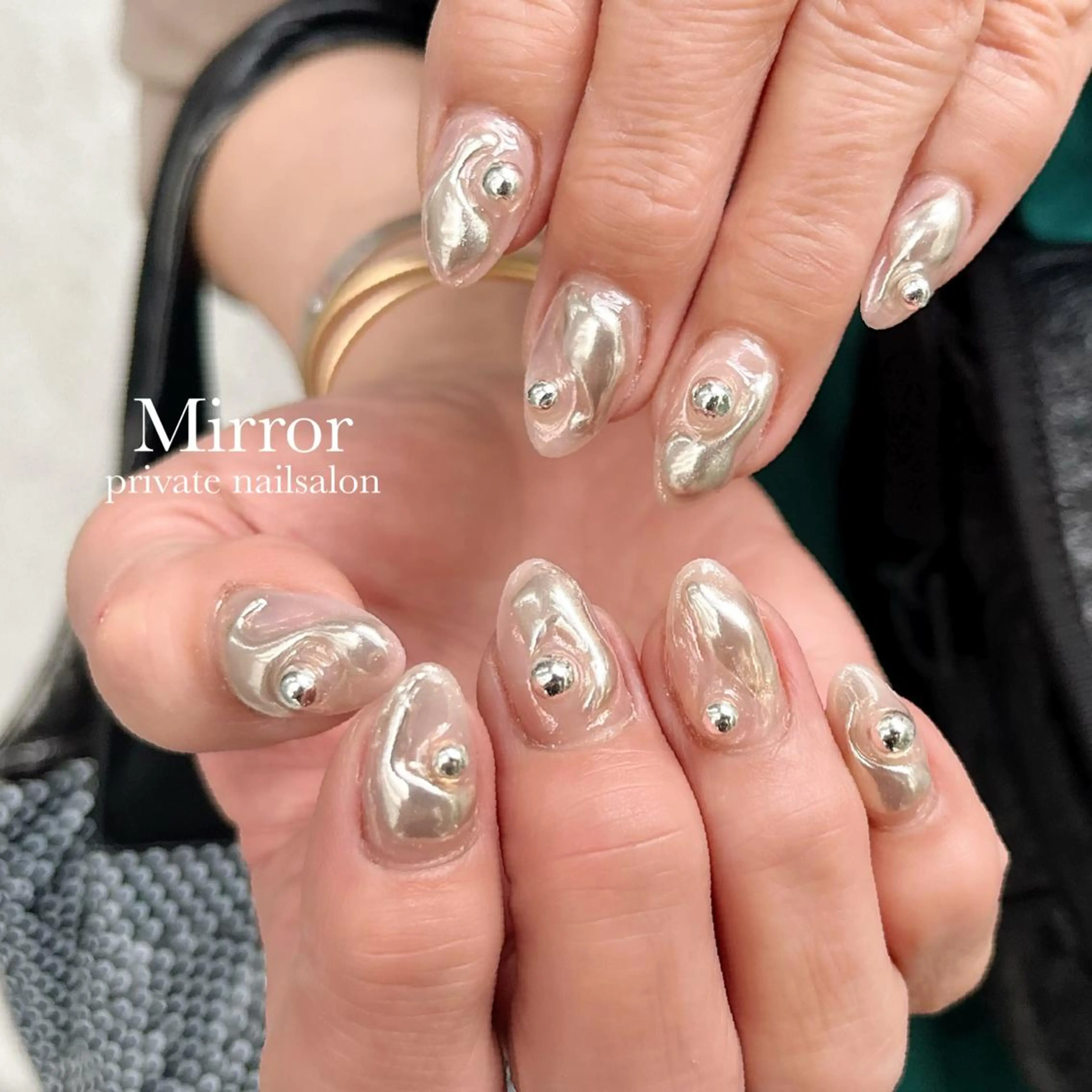 ネイル シルバー nailsalon Mirrorのネイルデザイン