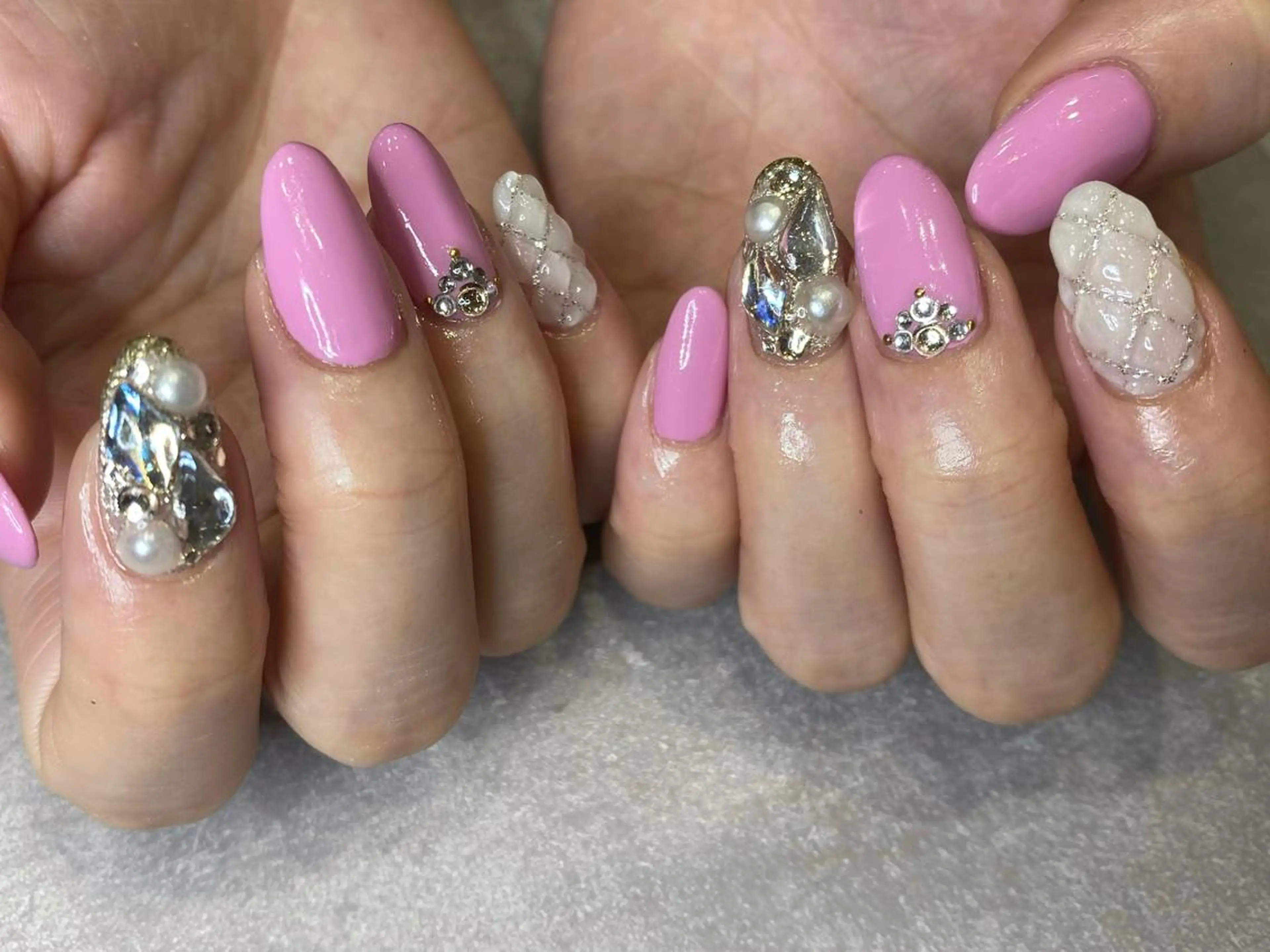 ネイル gluck(グリュック)所属・なかがわ まゆこのネイルデザイン