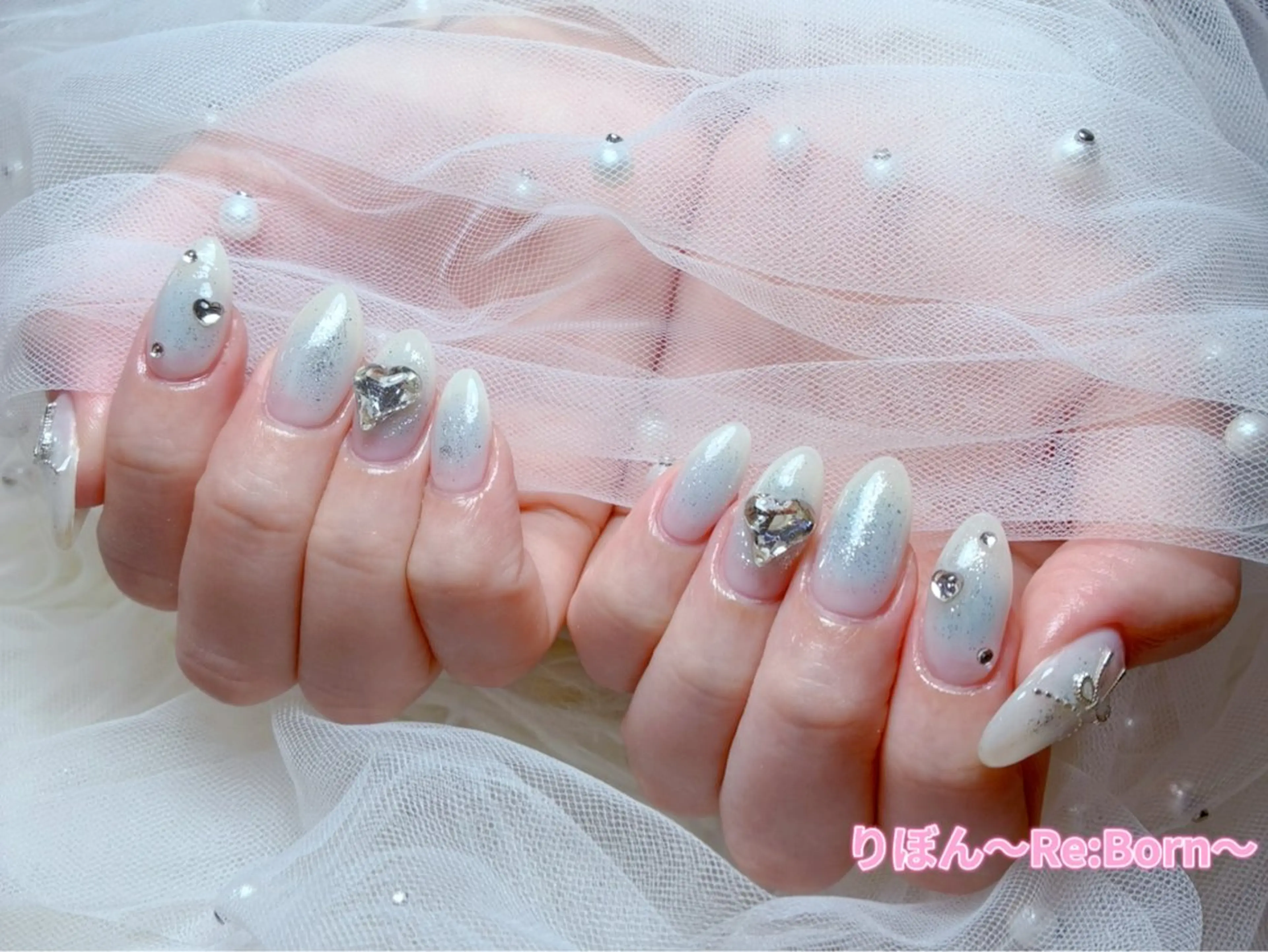 ミディアム 韓国風ヘア ハンドネイル りぼん Re:Bonrのネイルデザイン