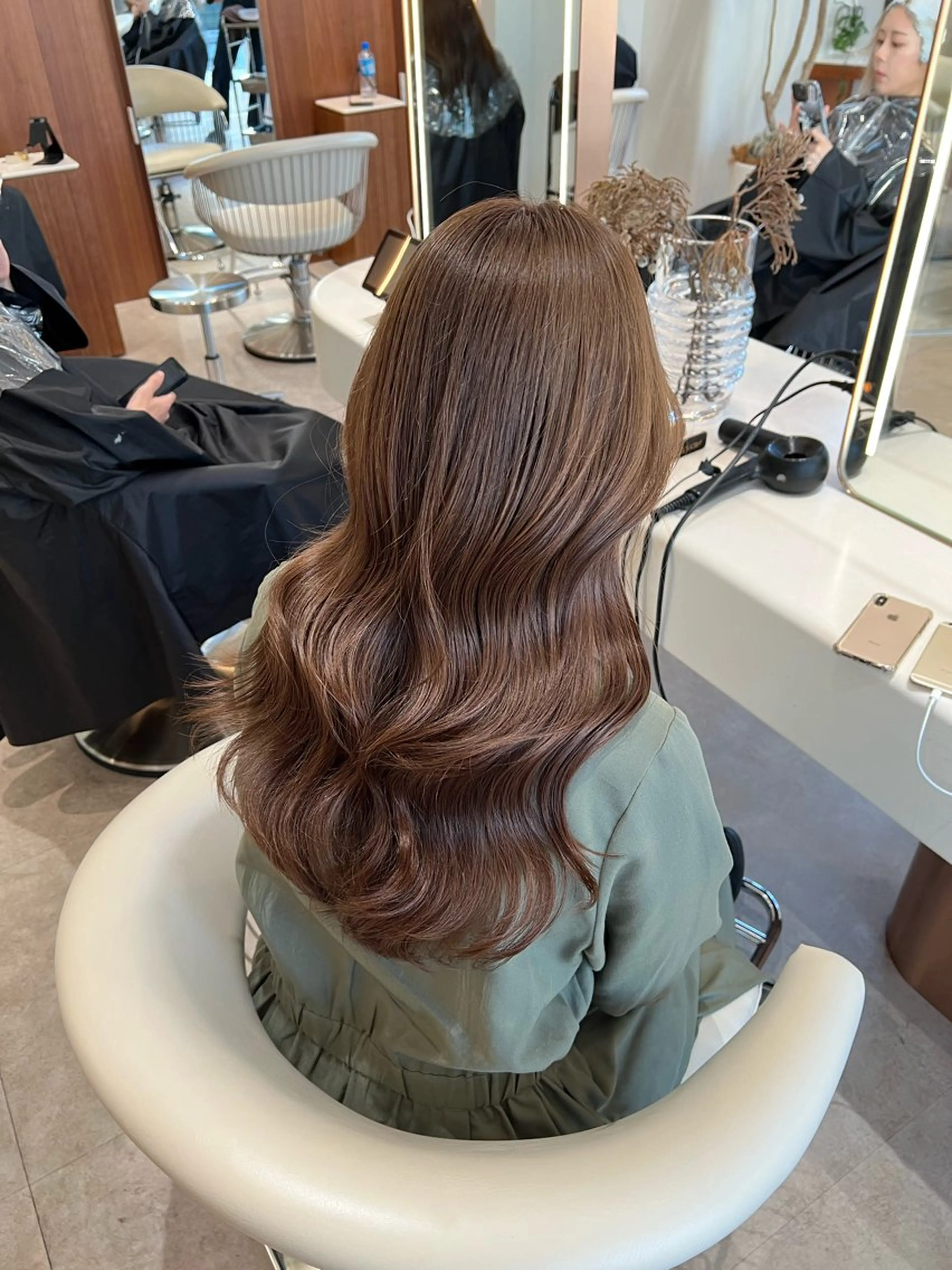 ロング カラー ベージュカラー ブリーチ ケアブリーチ ミルクティーベージュ 韓国風ヘア カット ヘアカラー トリートメント ヘアセット 韓国レイヤー🇰🇷 韓国研修◎渋谷カイトのヘアスタイル