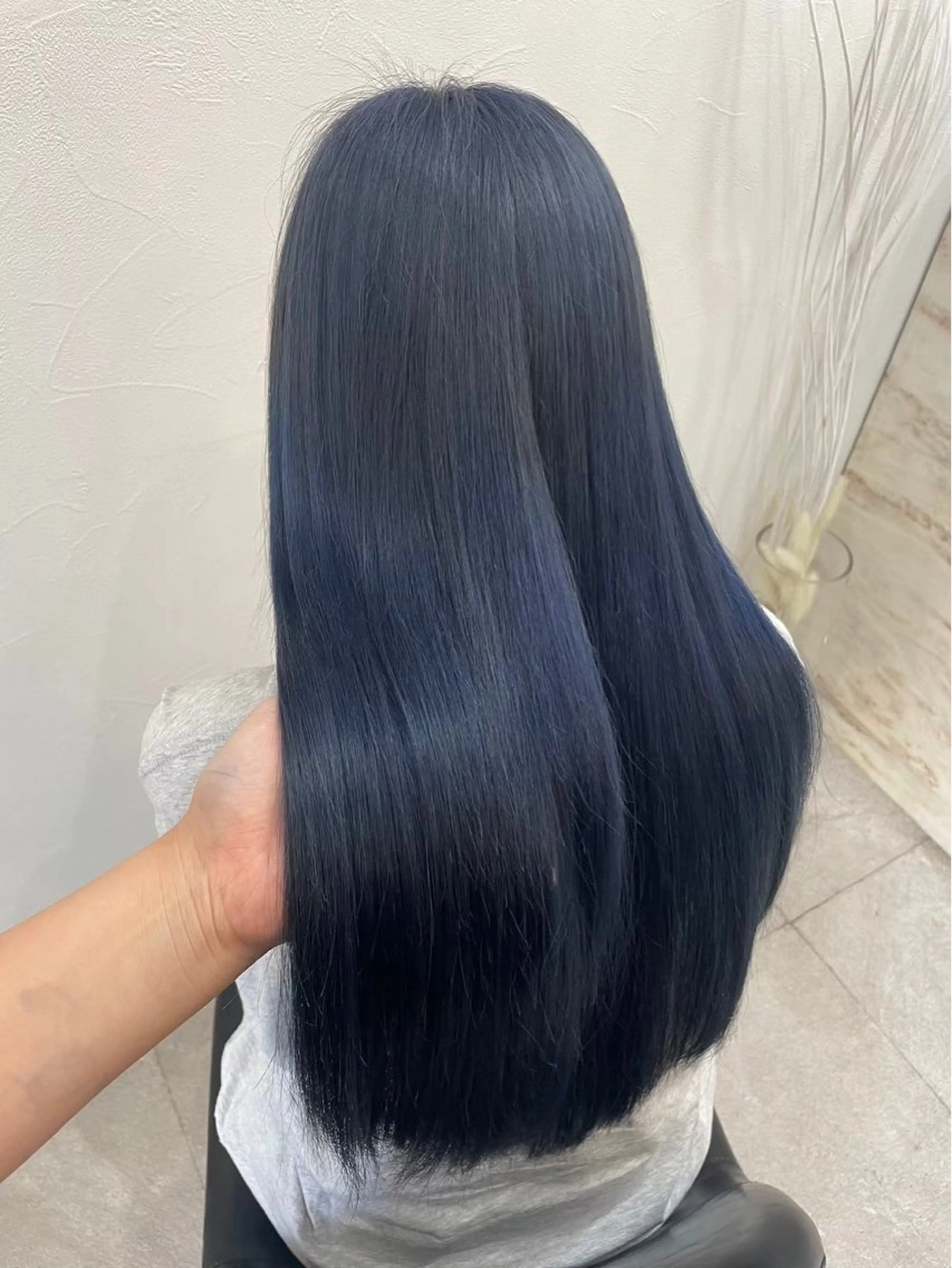 ロング カラー ブリーチ ブルーカラー 🦋Yui🦋透明感 /艶カラー/髪質改善のヘアスタイル