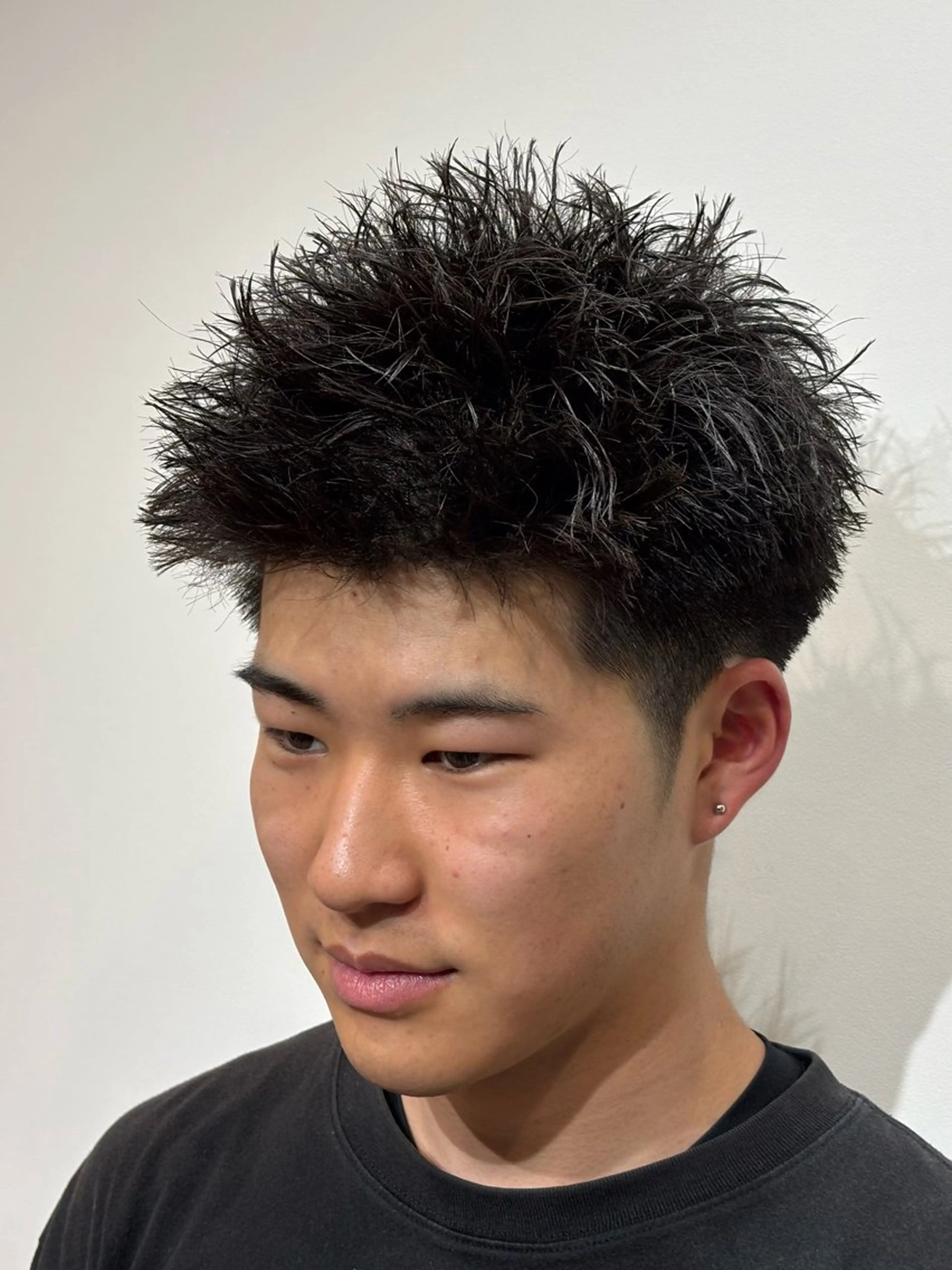 ショート メンズ メンズショート スパイキーショート ショートヘア カット トリートメント 【店長】メンズ職人 短髪　ハイトーン🔥のヘアスタイル