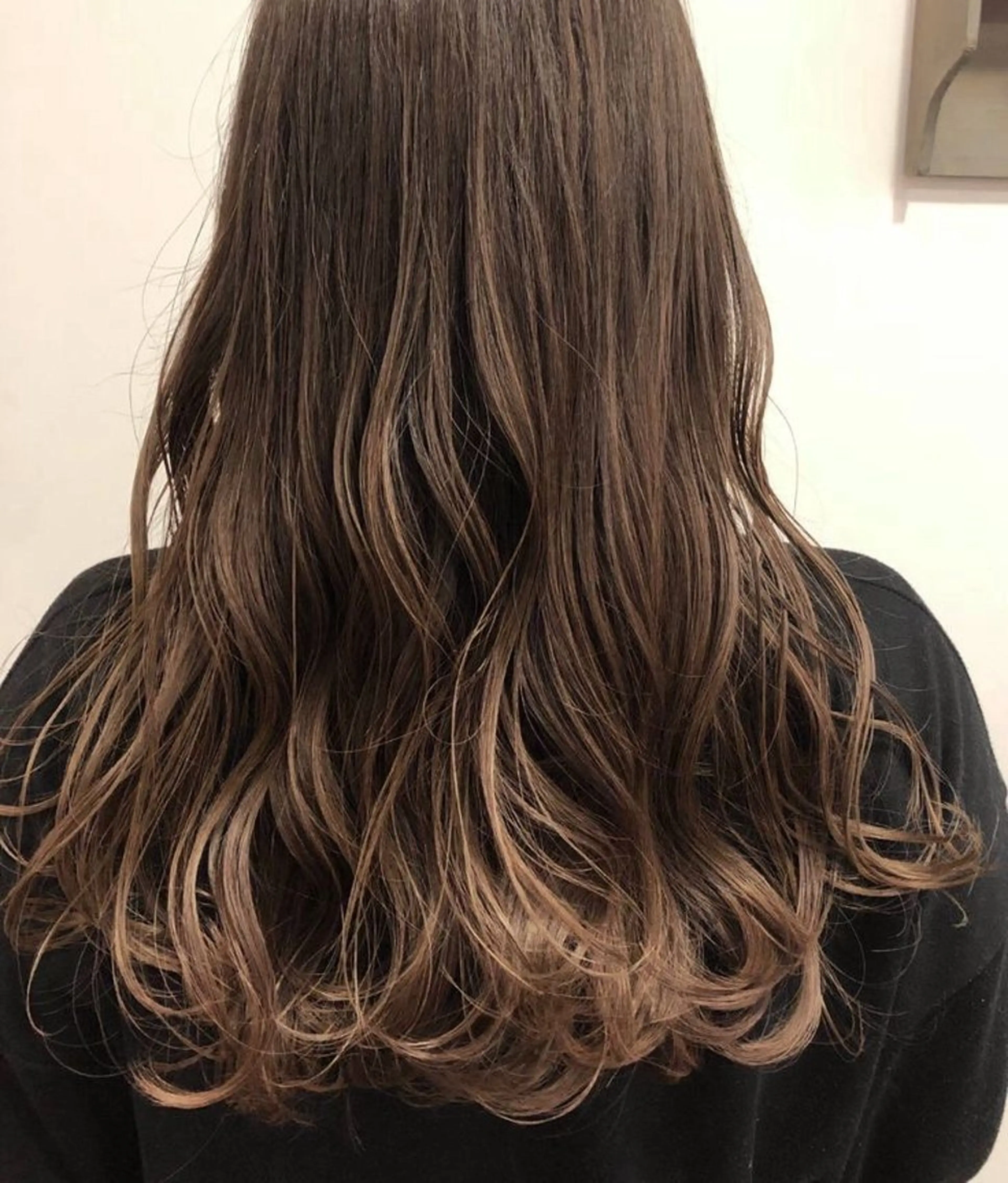 ロング HAIR SALON M Fe's所属・透明感カラー/レイヤ ー/小谷野真緒のヘアスタイル